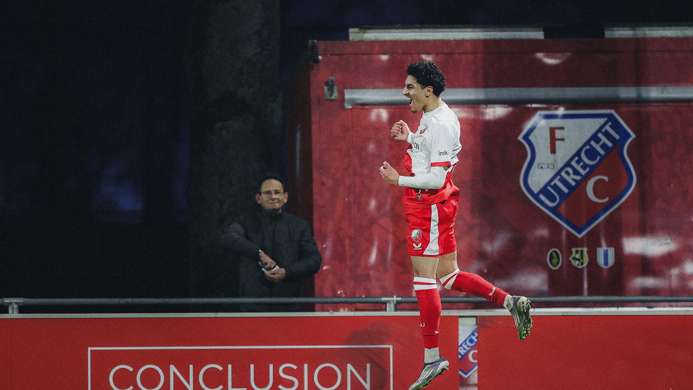 Jong FC Utrecht wint spektakelstuk van Jong PSV