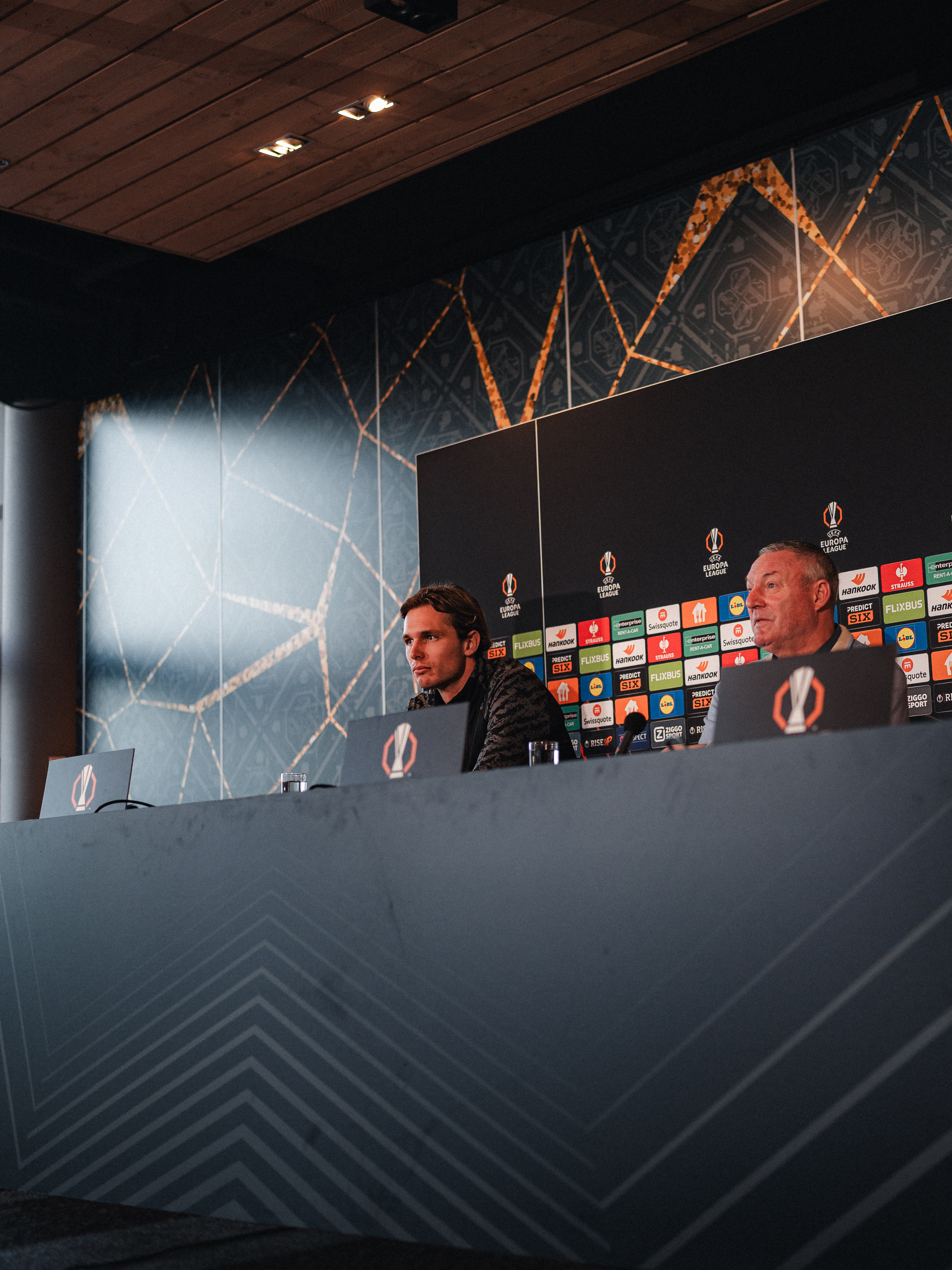 Jans: ‘De ploeg is een eenheid en moet het laten zien op het veld’