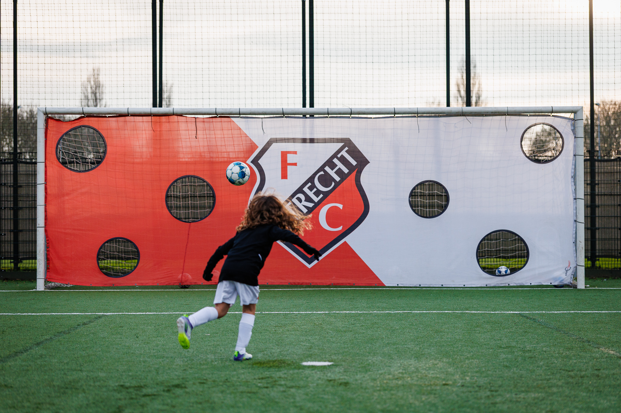 070 251222 144828 Fcuexit4kids 20251222 14 48 28 2 2048Px