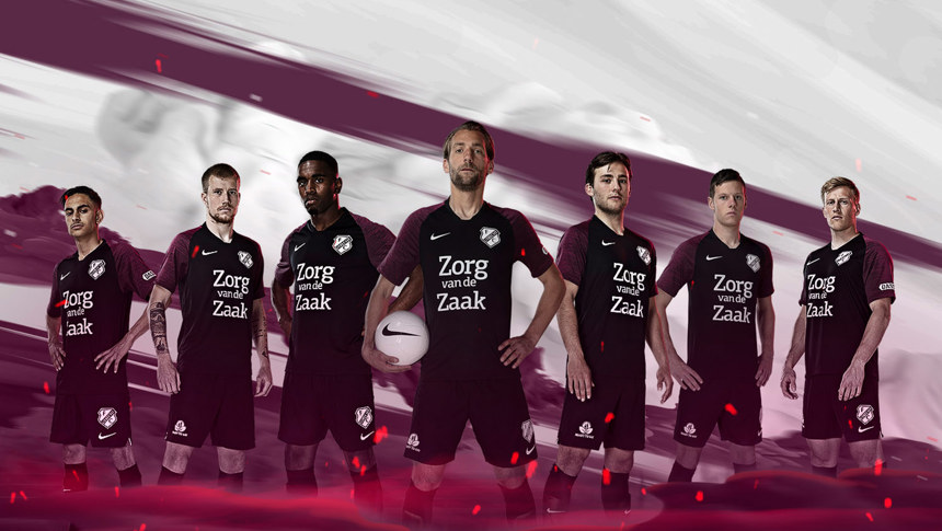 Bekijk het Uittenue 19/20 in de webshop