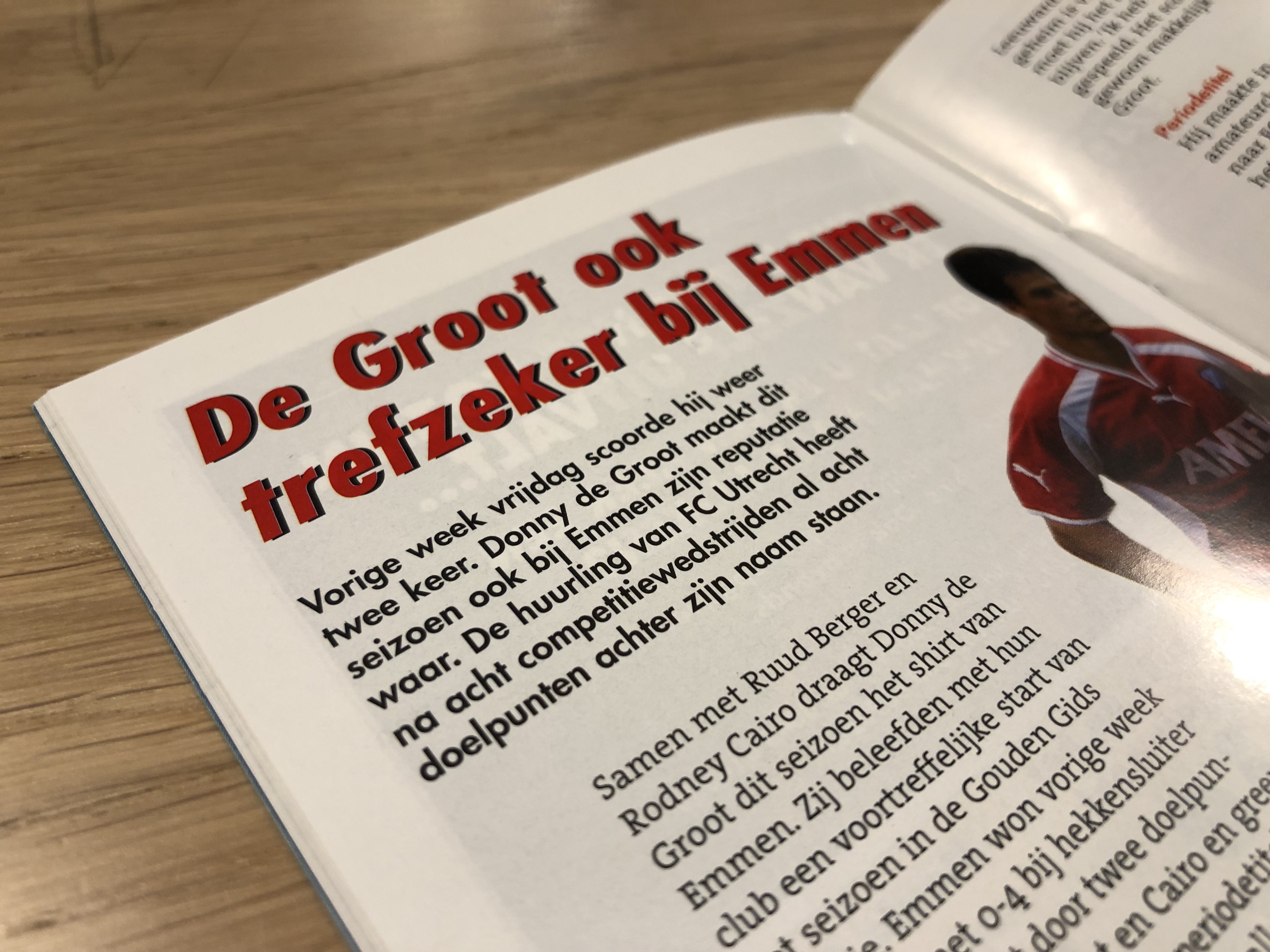 Een artikel over Donny de Groot in het programmaboekje dat op 27 oktober 2002 werd uitgegeven.