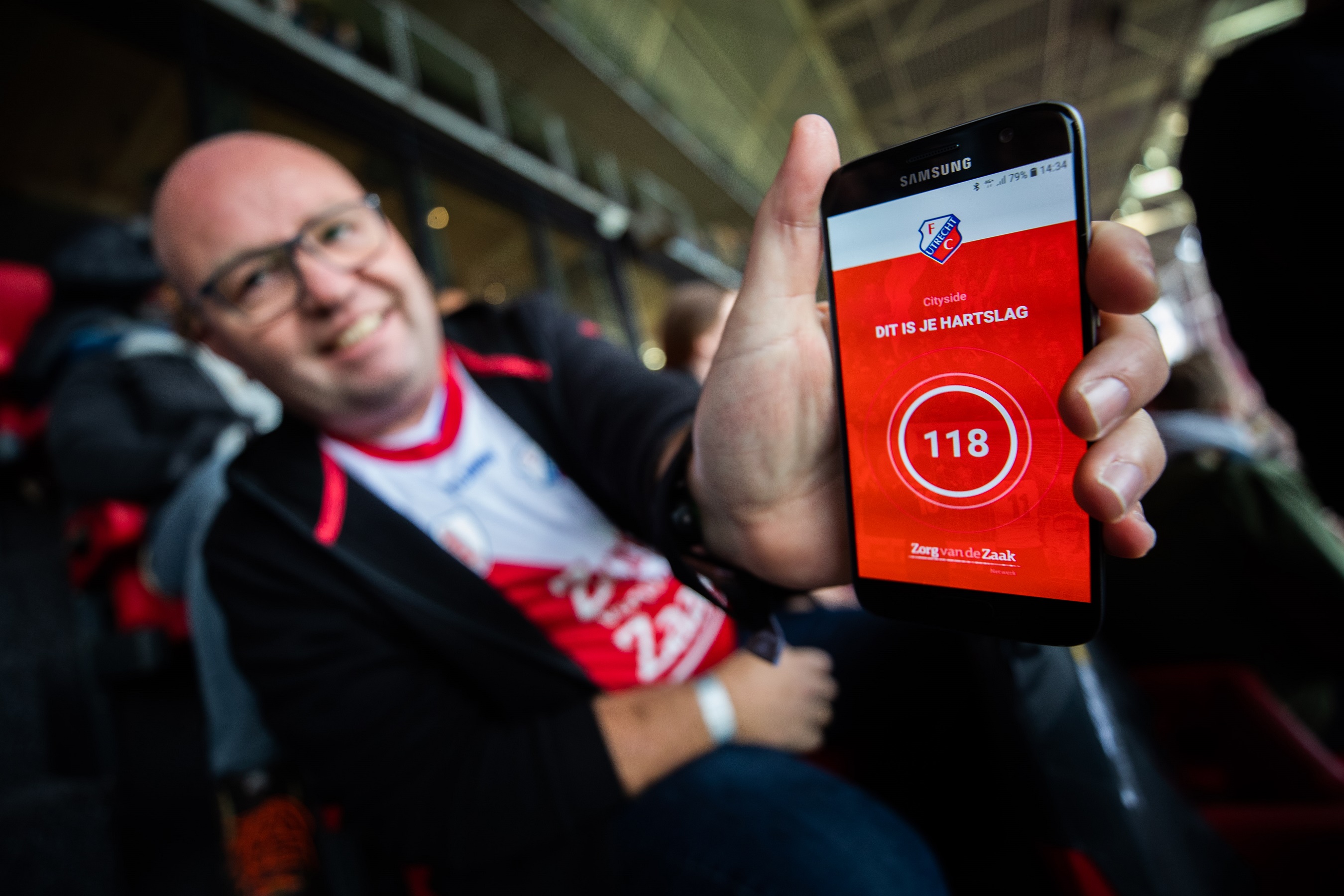 Supporter Reinier Meuken Met Stress En Spanningsmeter