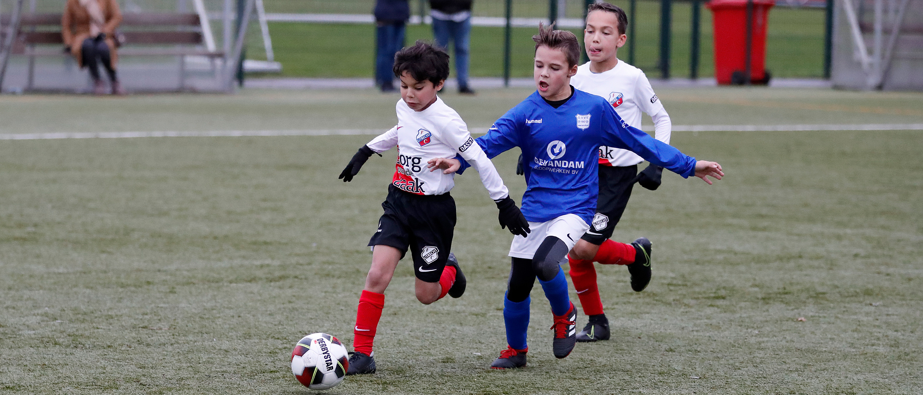 FC Utrecht O8 verliest van zichzelf tegen een fysiek boomstammen elftal van GVVV