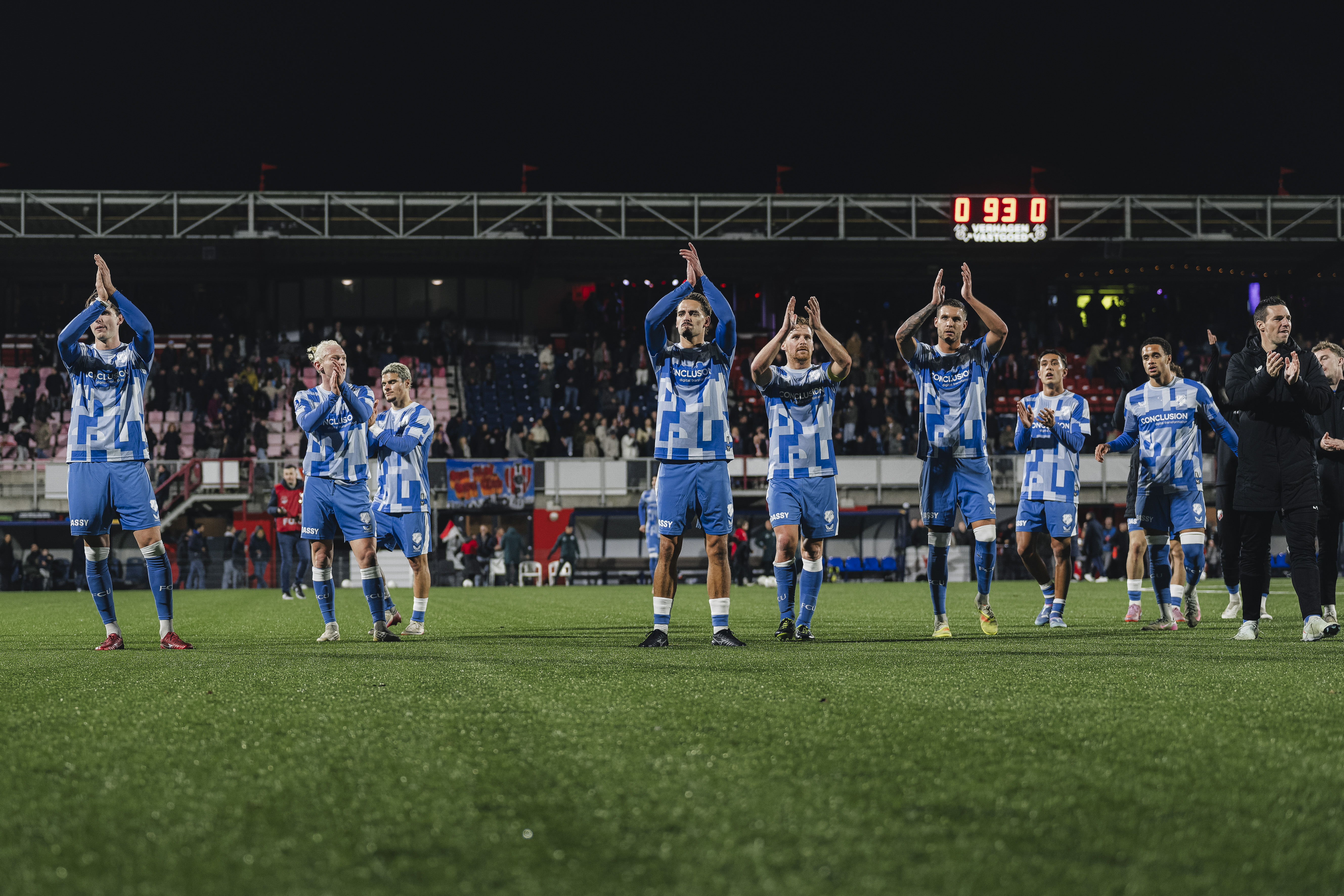 FC Utrecht bekert verder na zege in Oss