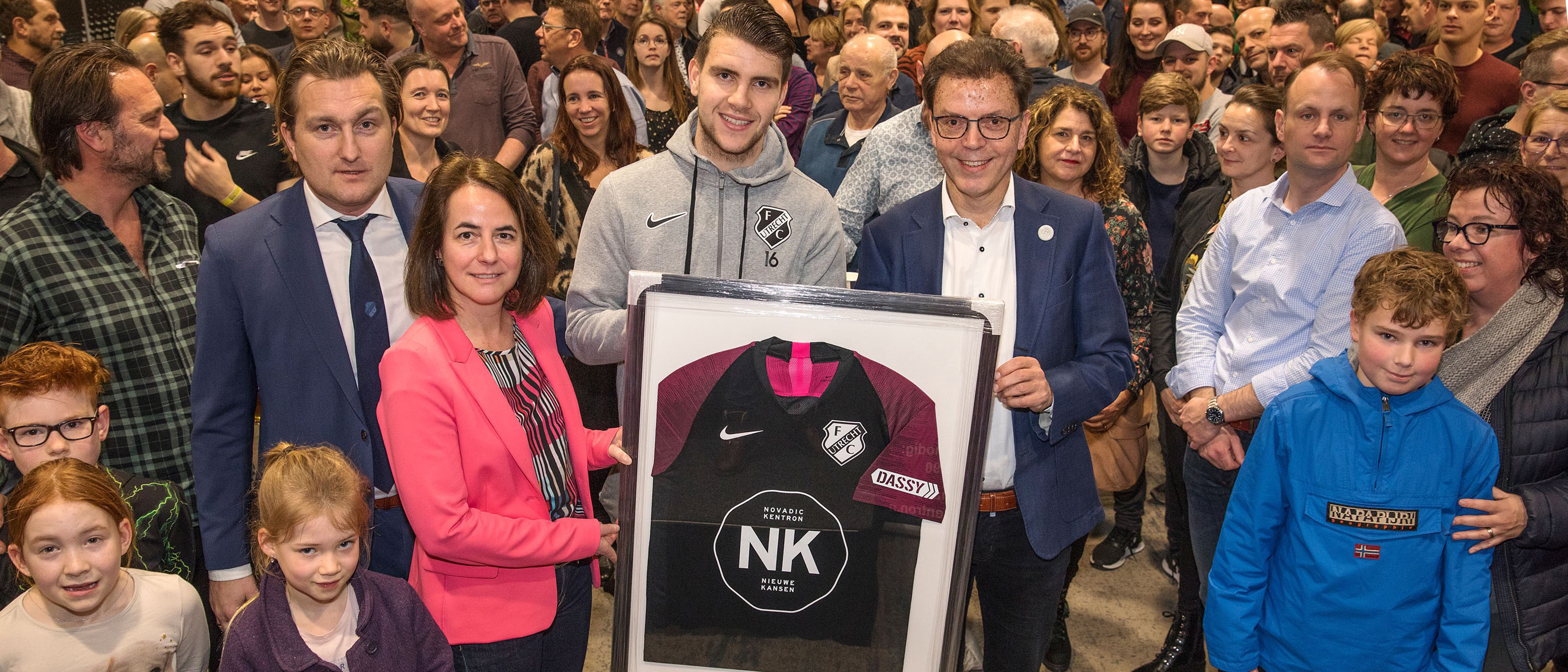 Logo Novadic-Kentron eenmalig op shirts FC Utrecht: mensen met een verslaving staan er niet alleen voor!