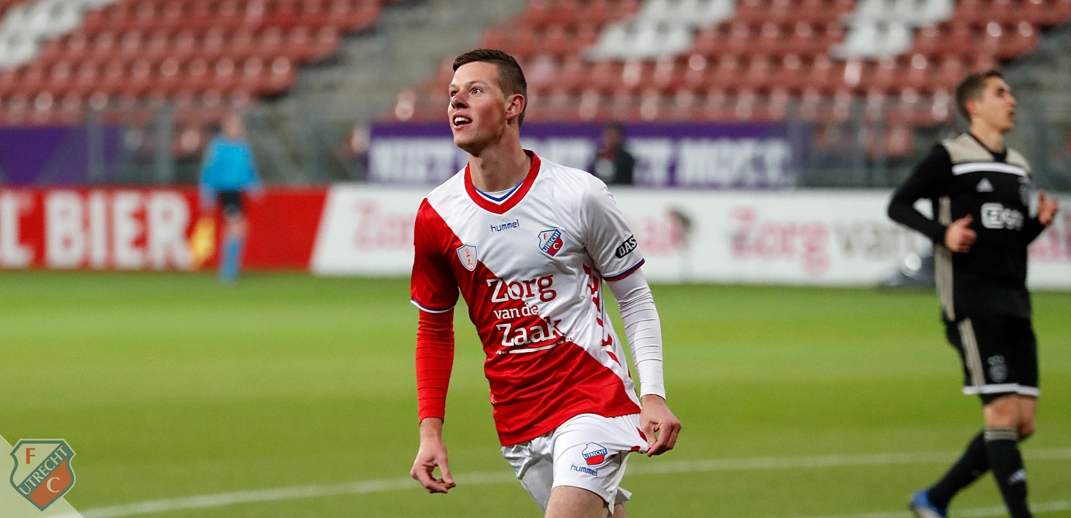 Venema loodst Jong FC Utrecht langs Jong Ajax