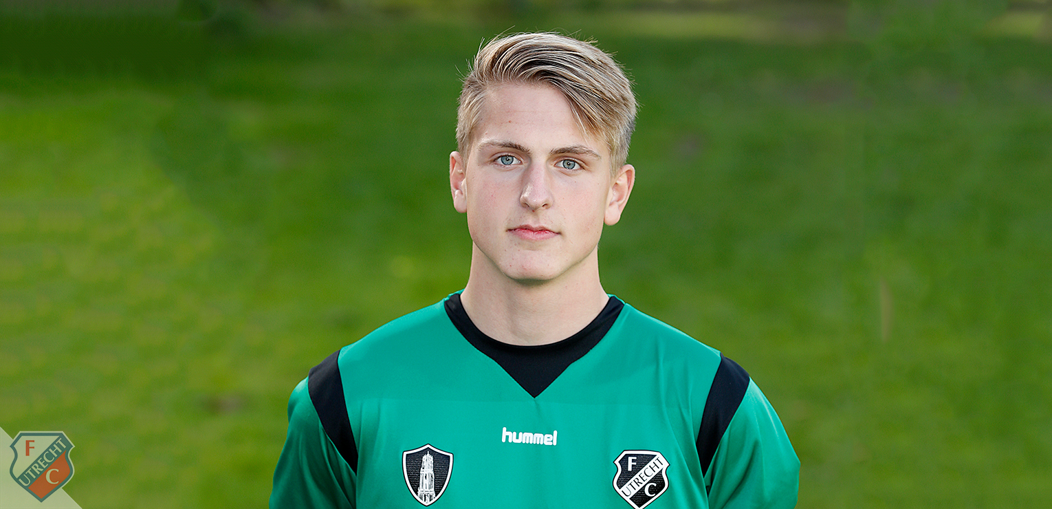 Mikki van Sas in oranje onder 15-selectie