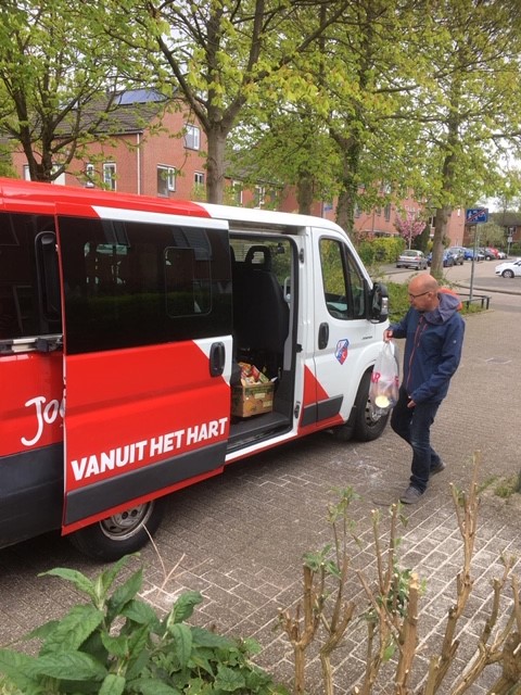FC Utrecht Drive-In levert vrachtwagen vol op voor Voedselbank