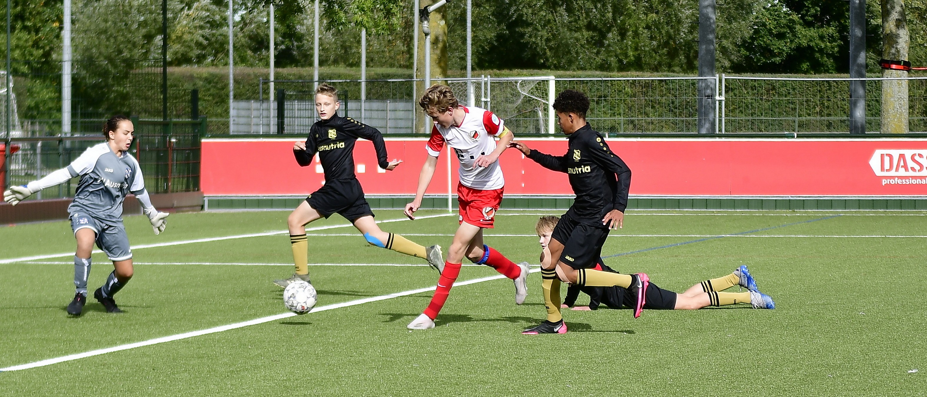 FC Utrecht O16 weert zich kranig