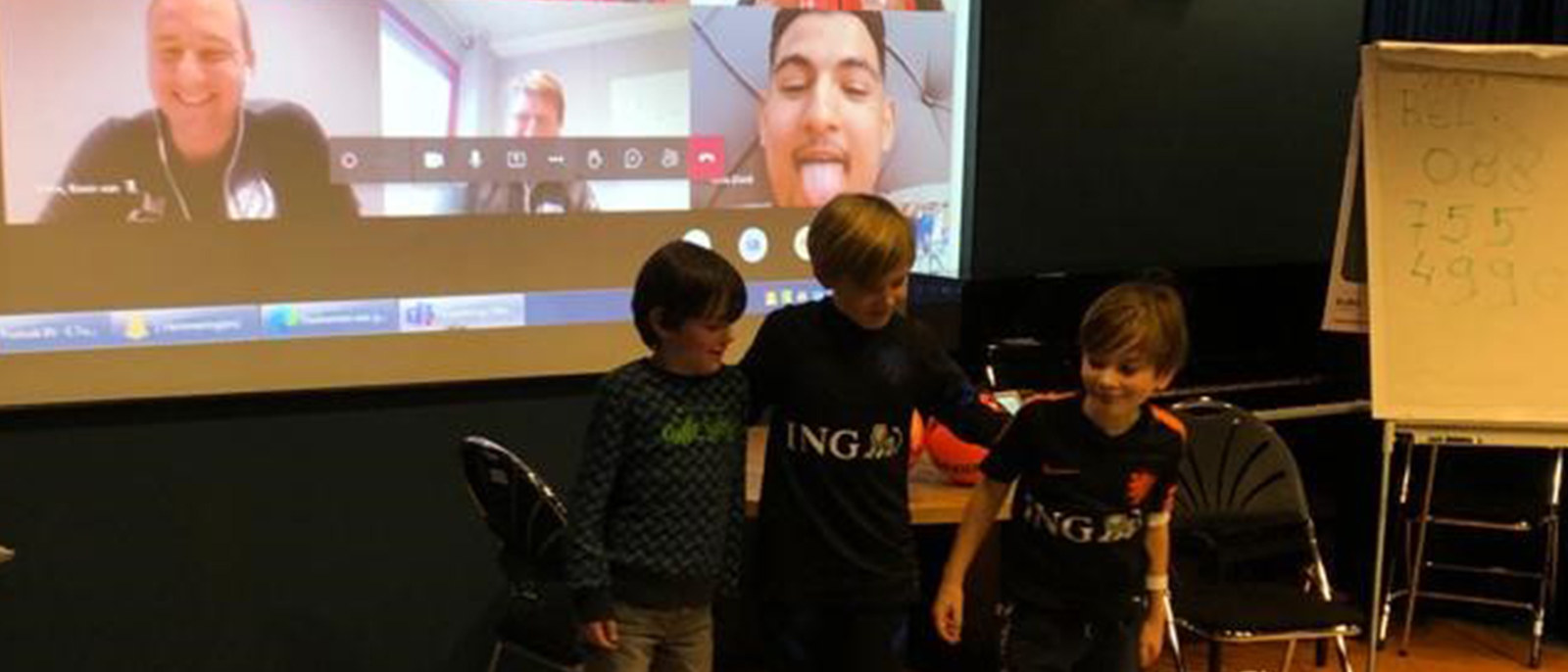 Online persconferentie Jong FC Utrecht met kinderen van het WKZ