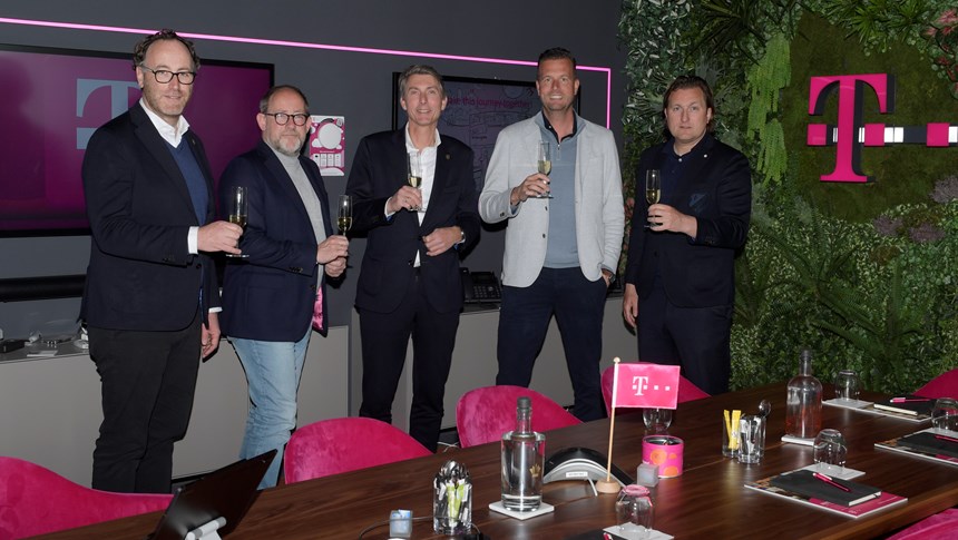 T-Mobile ook komend seizoen op shirt FC Utrecht