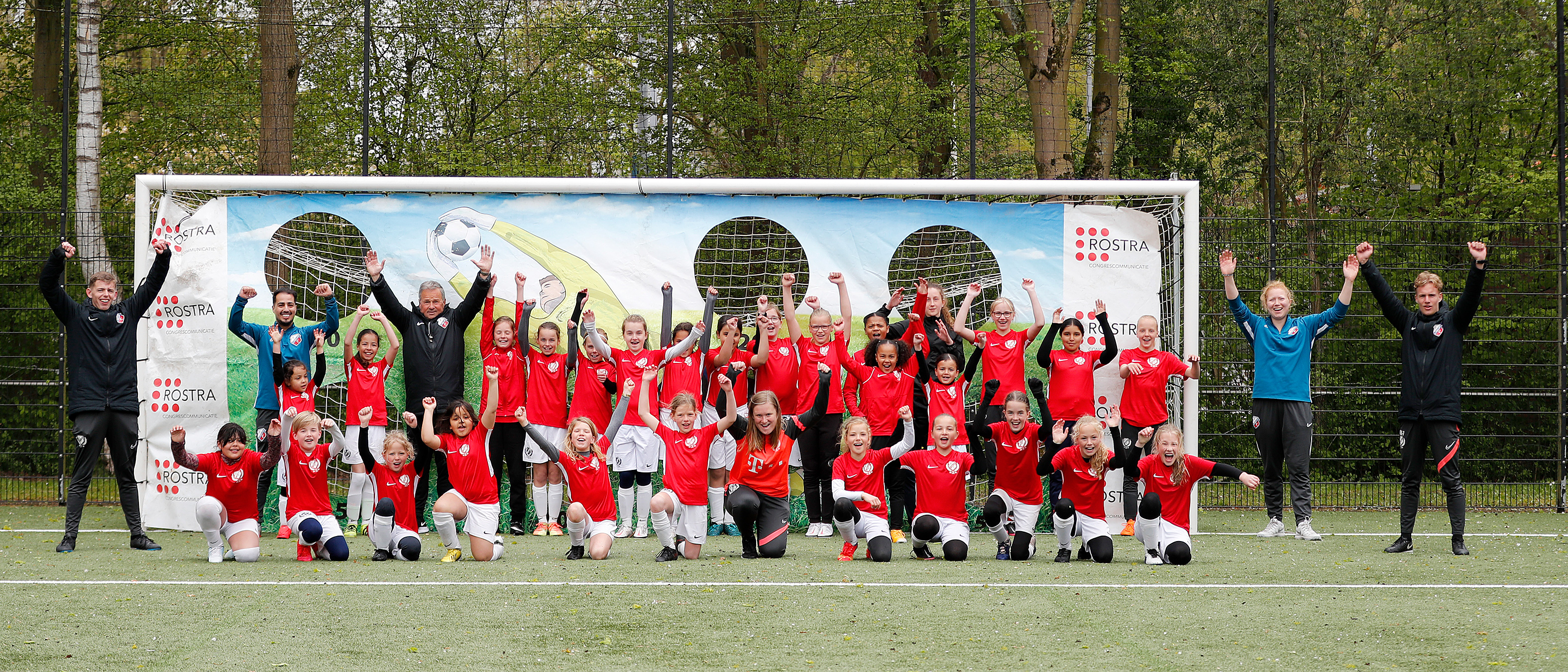 Meiden en jongens genieten van FC Utrecht Experience 