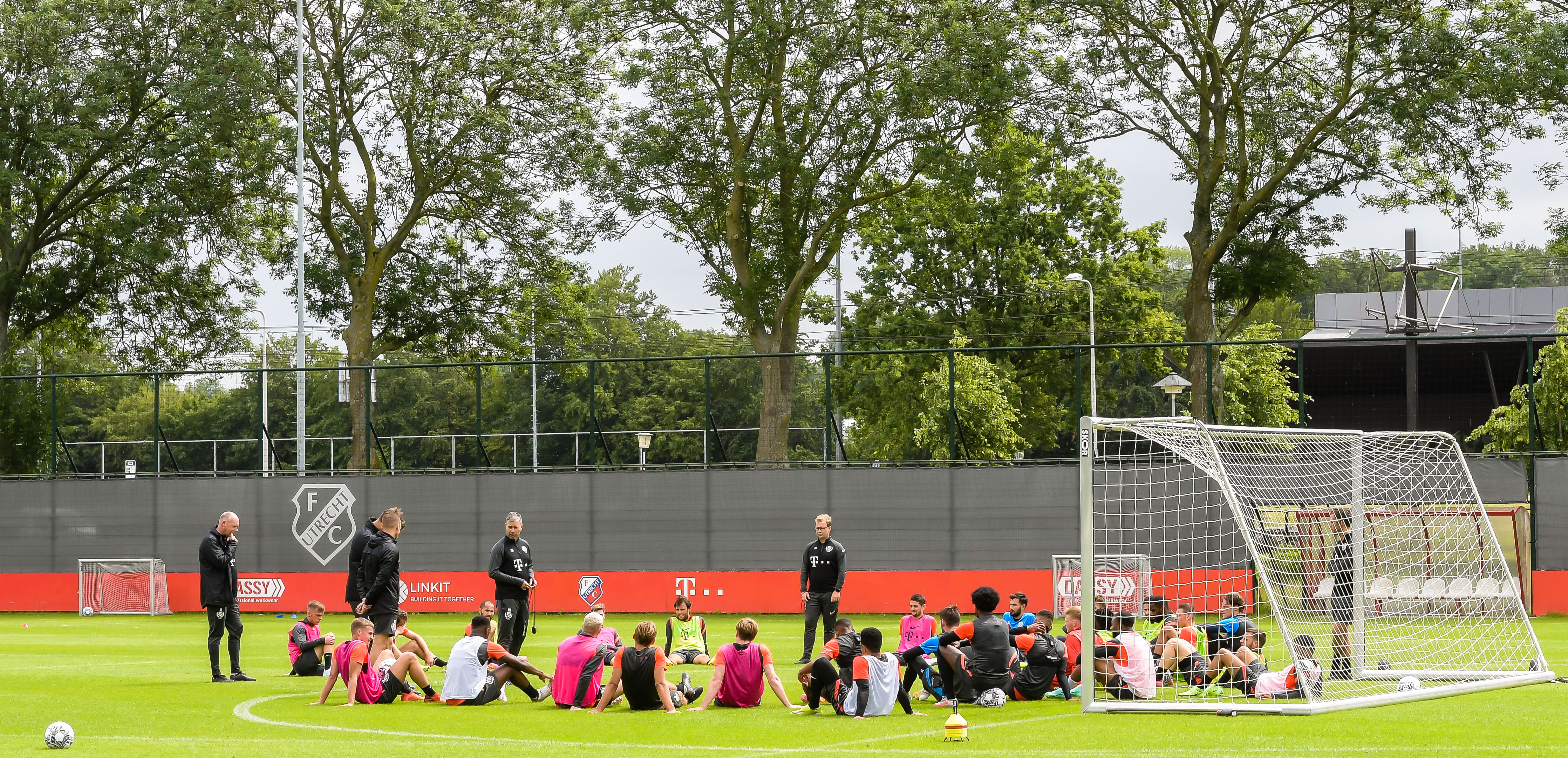 Voorbereiding 2021/2022: alleen opponenten uit hoogste divisies