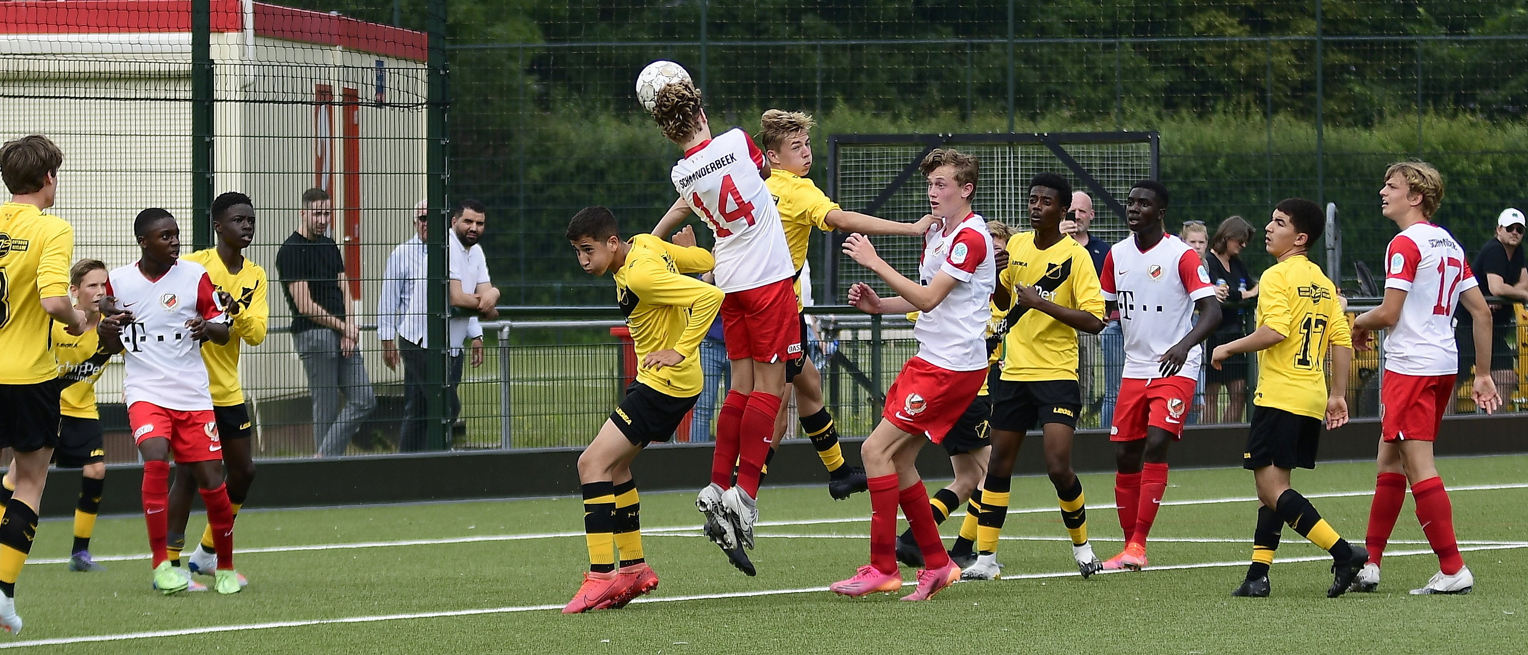 Half dozijn doelpunten voor FC Utrecht O16
