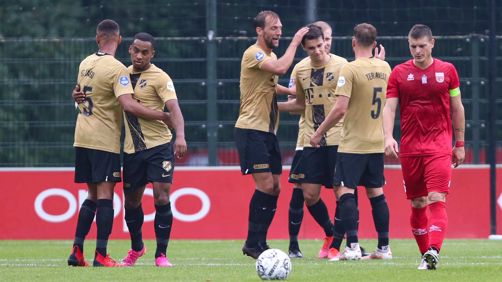 FC Utrecht op schot tegen Volos NFC