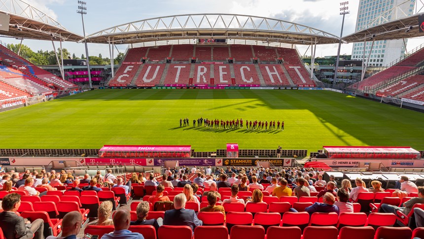 Leden FC Utrecht Business Club trappen zakelijk seizoen af