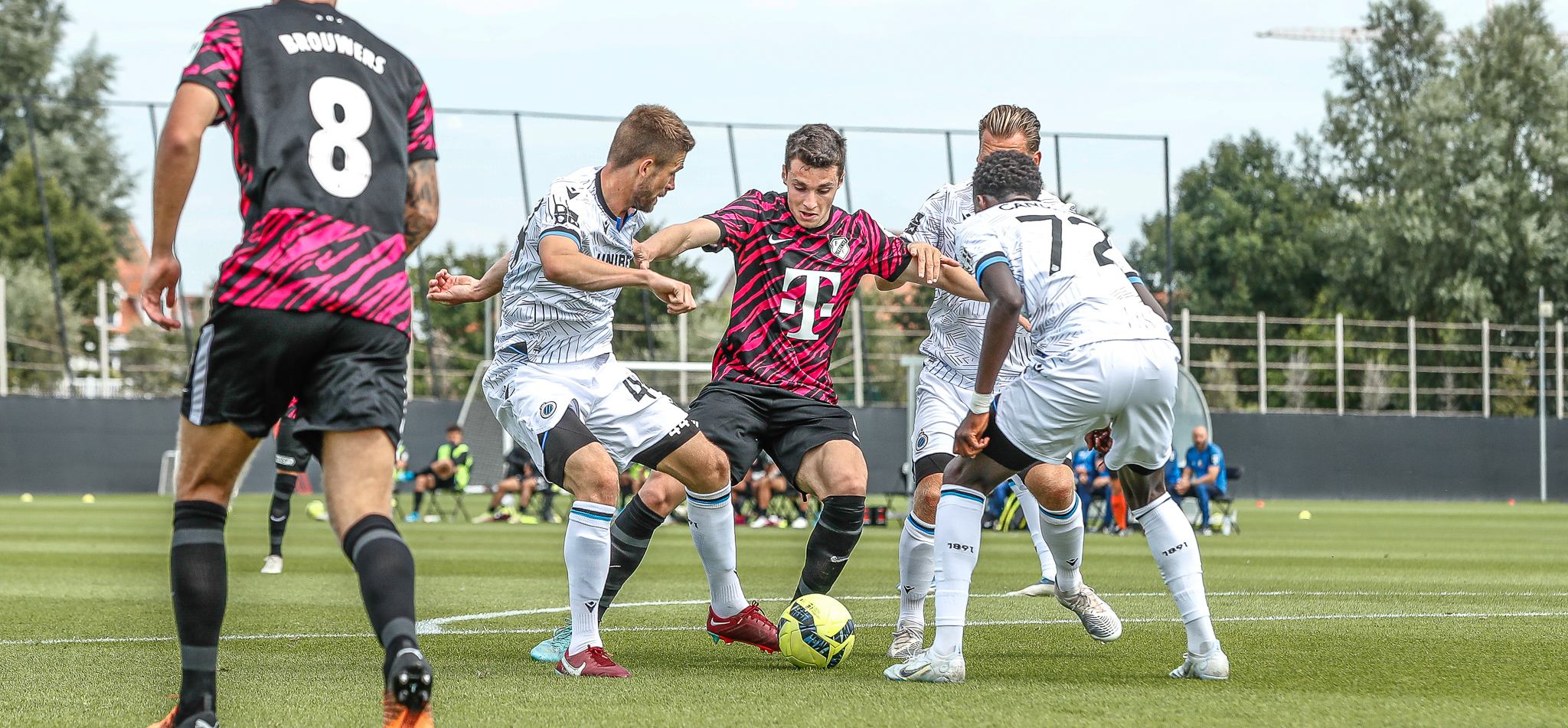 Nederlaag in doelpuntrijke oefenmatch in Knokke-Heist