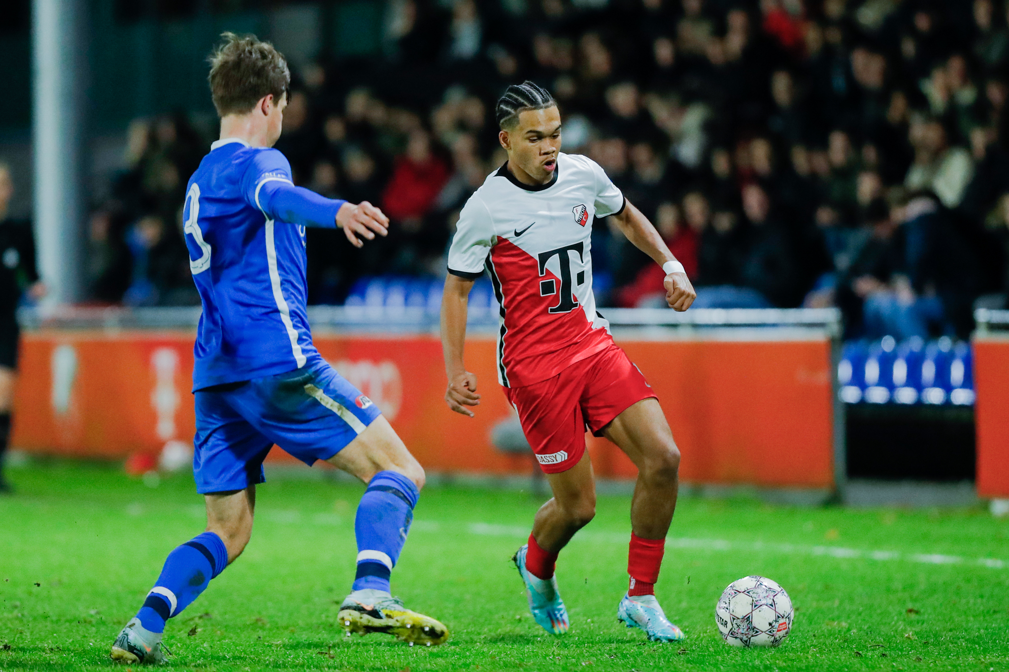 Jong FC Utrecht kruist degens met FC Dordrecht