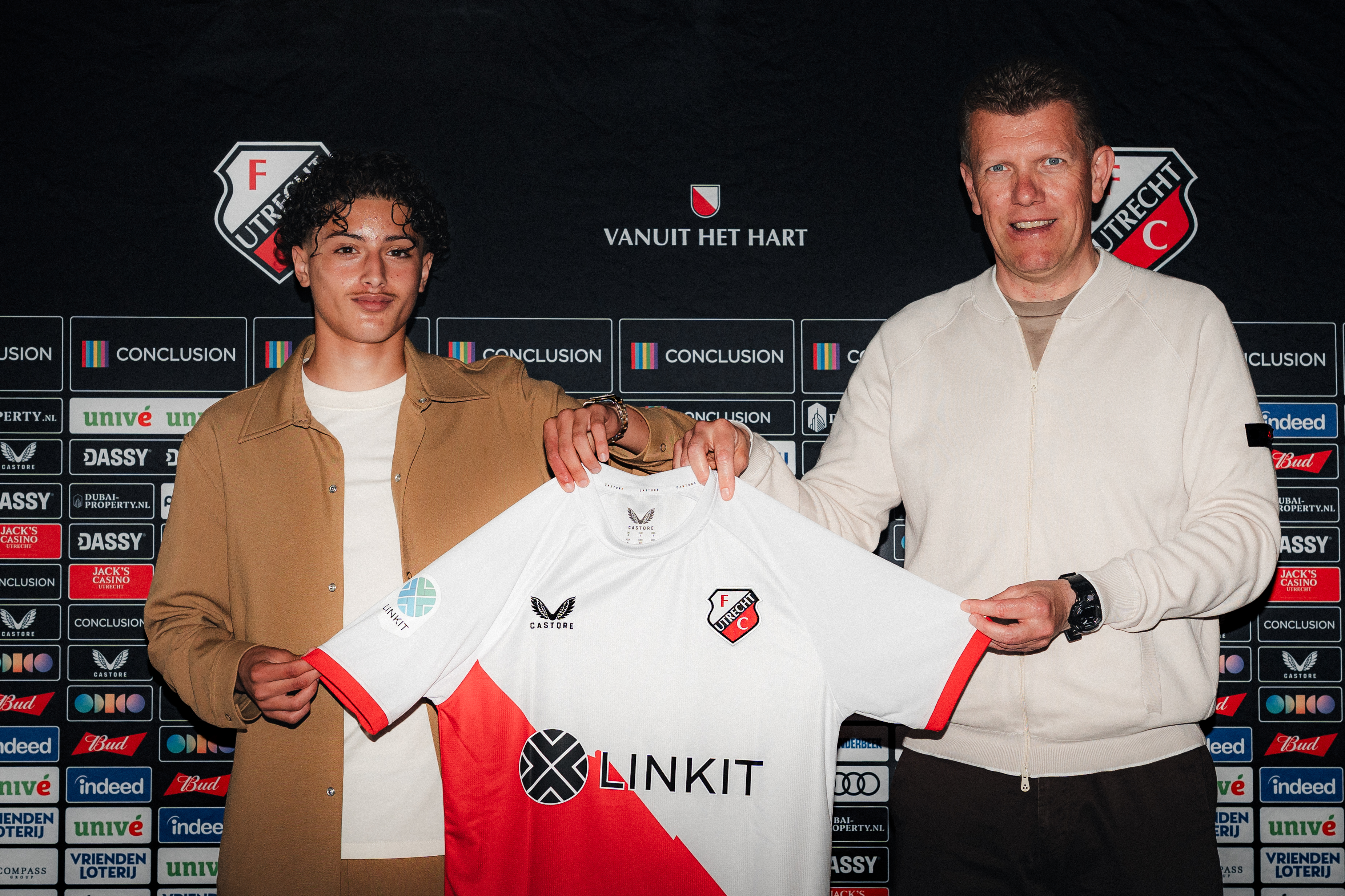 Dani Bouchta Tekent Eerste Profcontract Bij FC Utrecht Dani Bouchta Tekent Eerste Profcontract Bij FC Utrecht