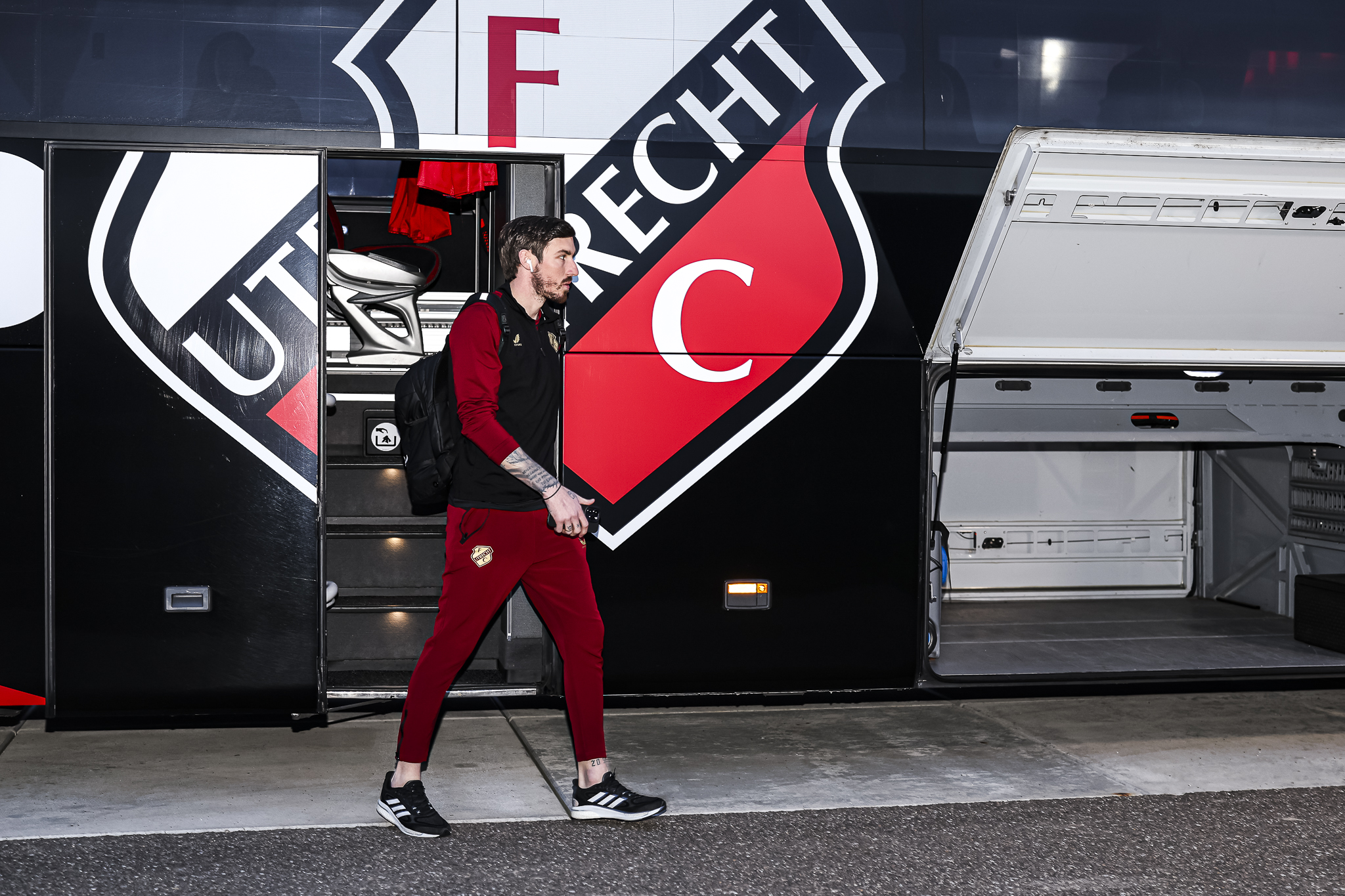 Almutr Aankomstsite01