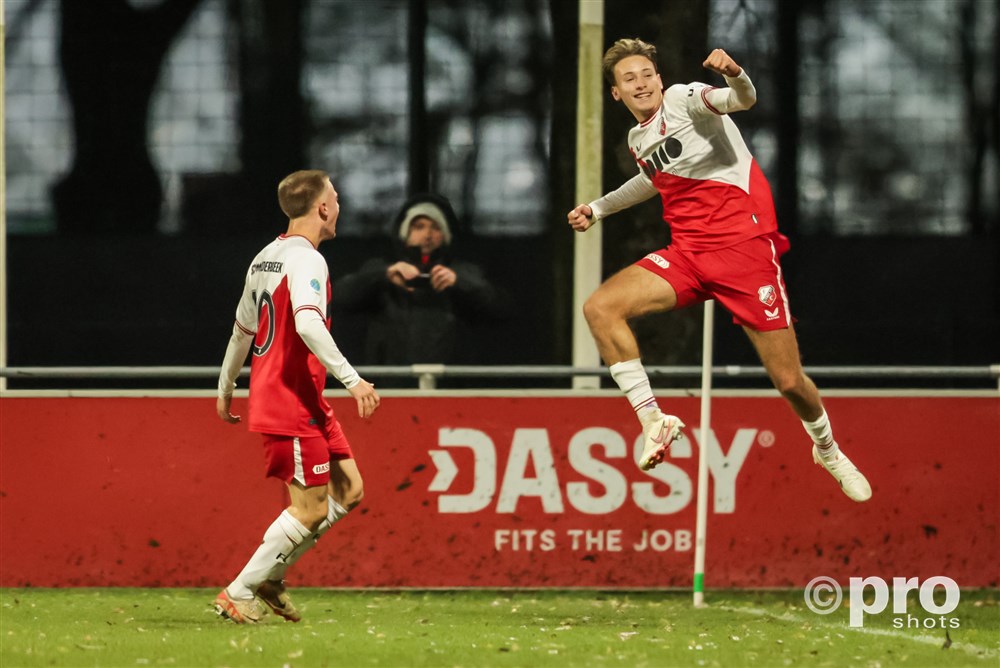 Jong FC Utrecht behoudt ongeslagen thuisstatus na verdiende overwinning