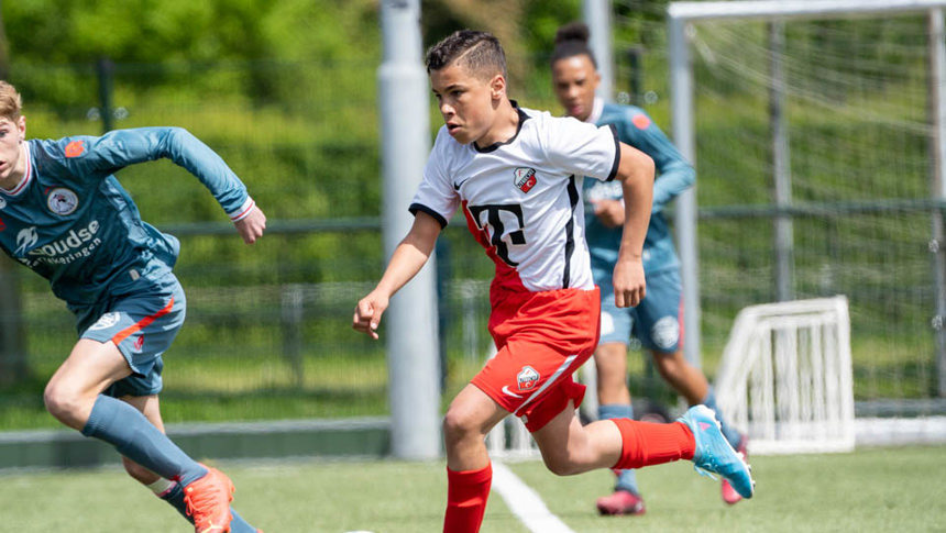 FC UTRECHT TV | IJzersterk FC Utrecht O14 op schot op Zoudenbalch