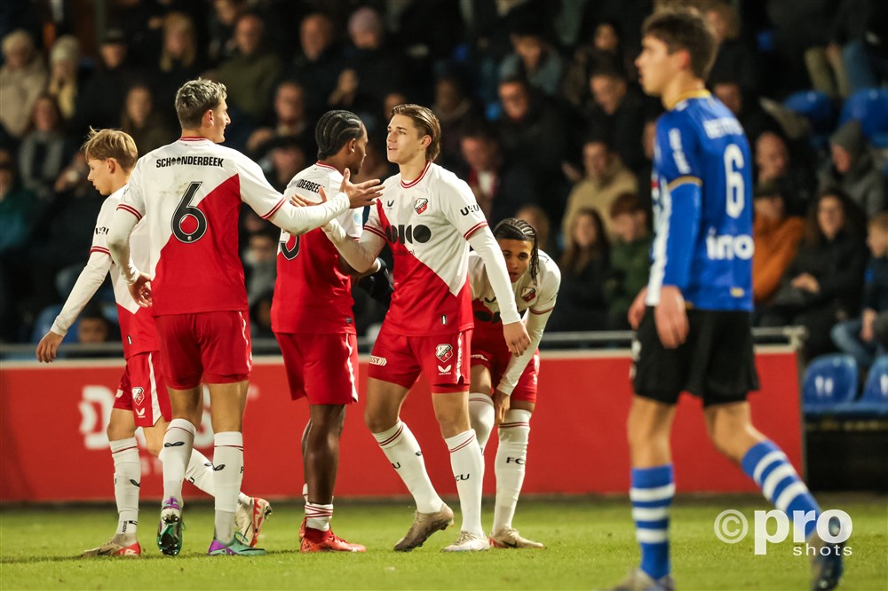 Jong FC Utrecht start Limburgse Weken met VVV-Venlo-thuis