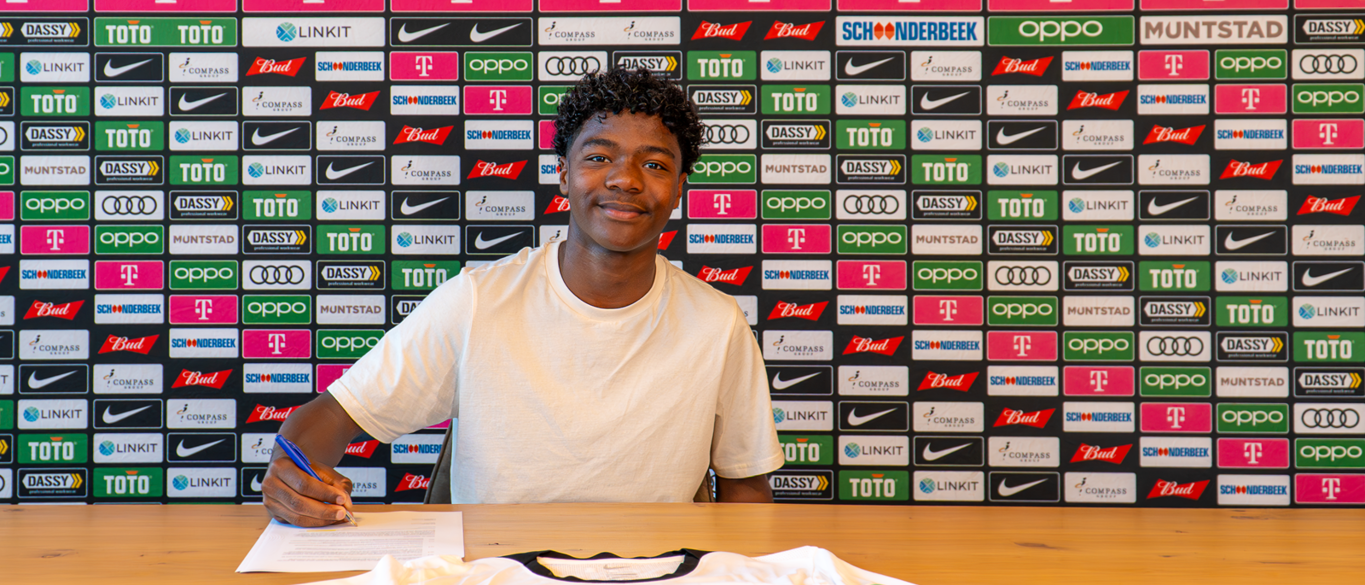Jaygo Ranks Jaygo van Ommeren tekent eerste profcontract