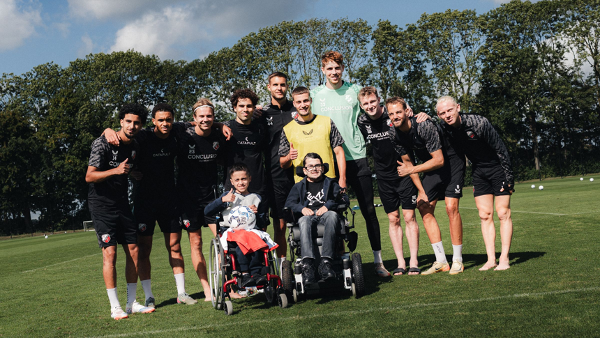 Hamzah ontmoet zijn grote held Zidane Iqbal! | VANUIT HET HART