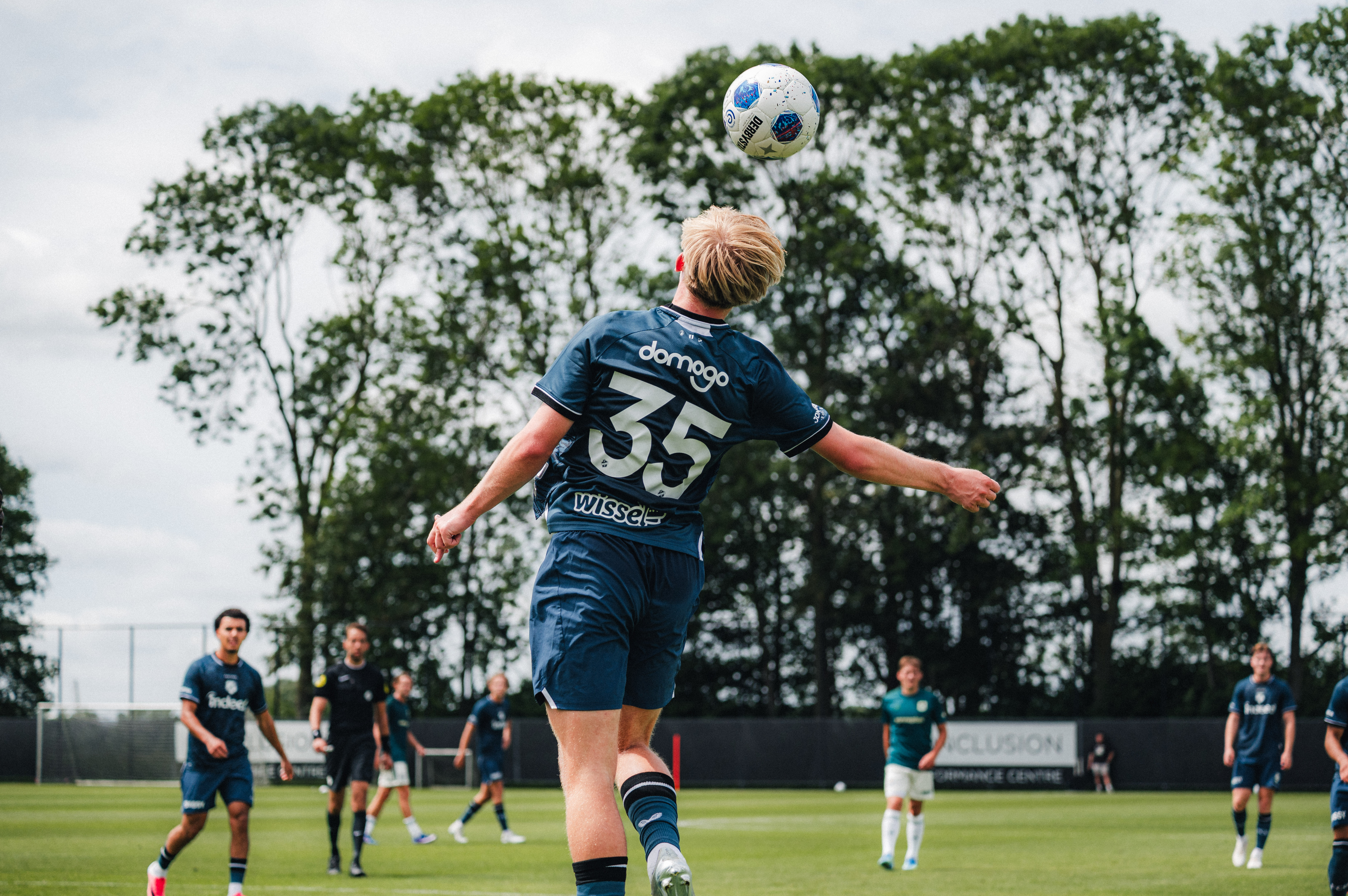 FC U 2E Helft (21 Van 23)