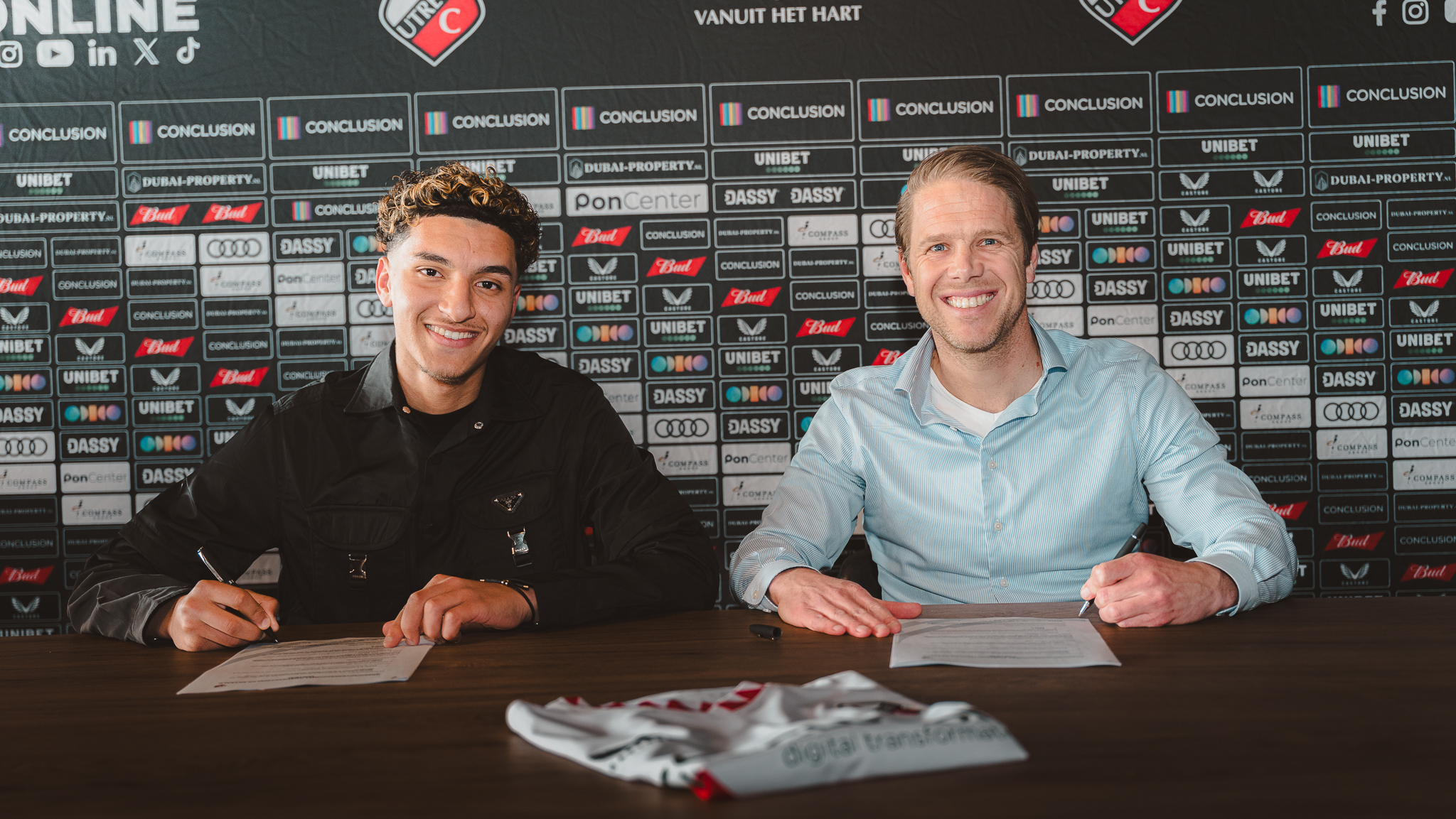 Eerste profcontract voor Massien Ghaddari