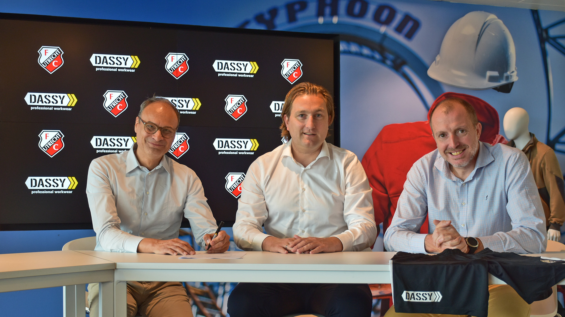 Official Partnership verlengd: DASSY professional workwear blijft aan FC Utrecht verbonden