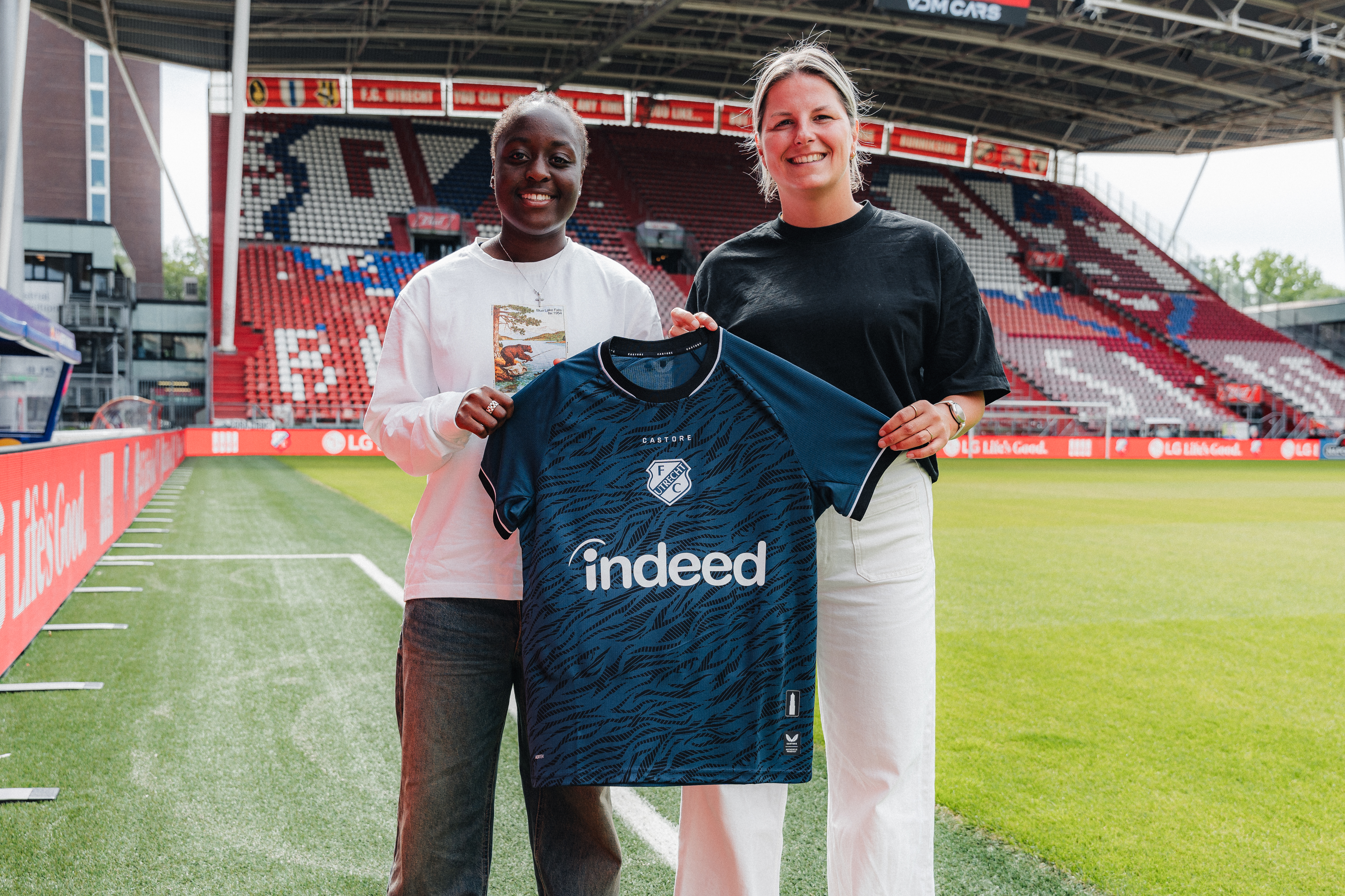 Rochelity Dap tekent eerste profcontract bij FC Utrecht Vrouwen