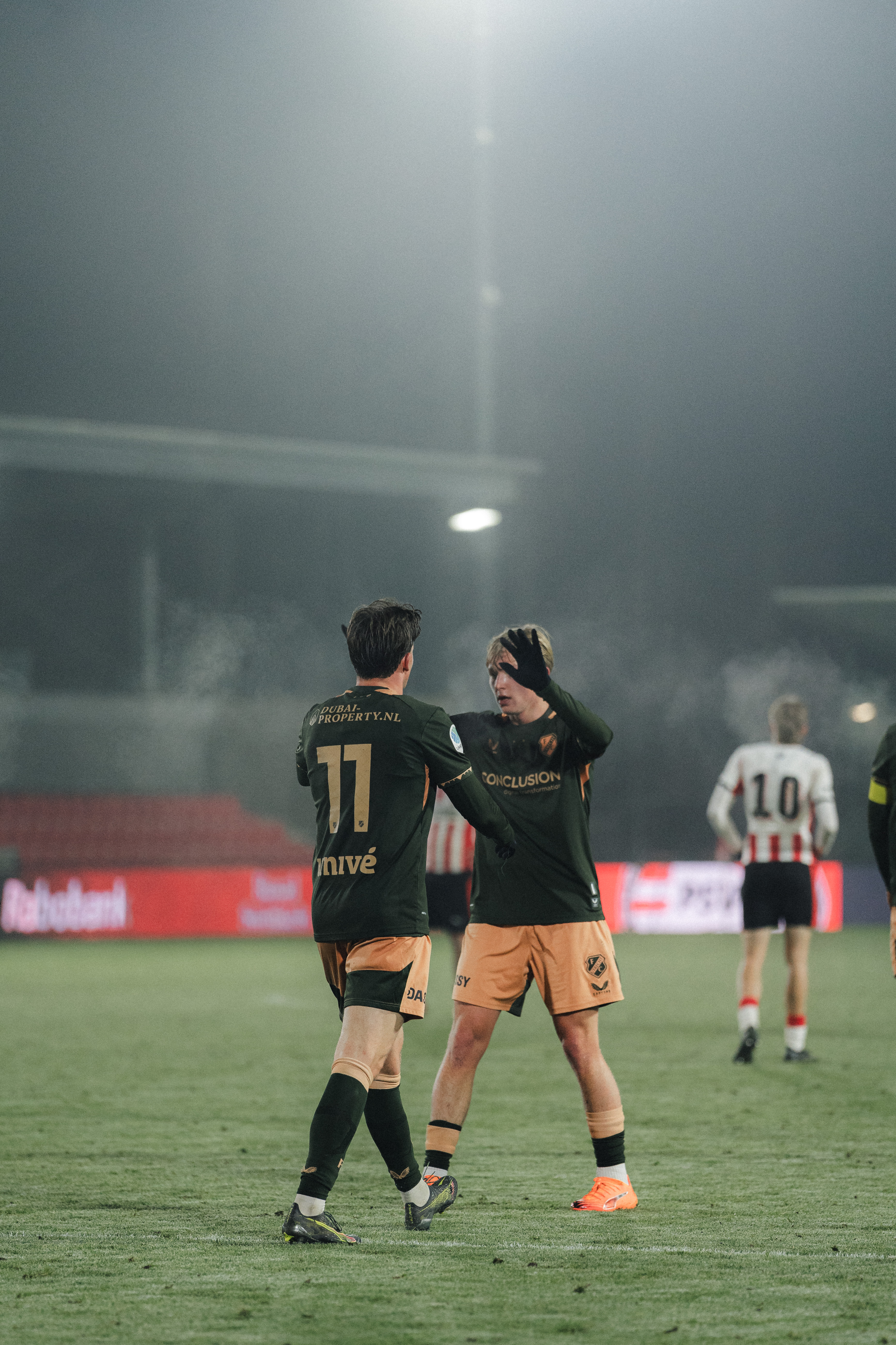 Jong FC Utrecht knokt zich knap terug en sleept punt uit het vuur