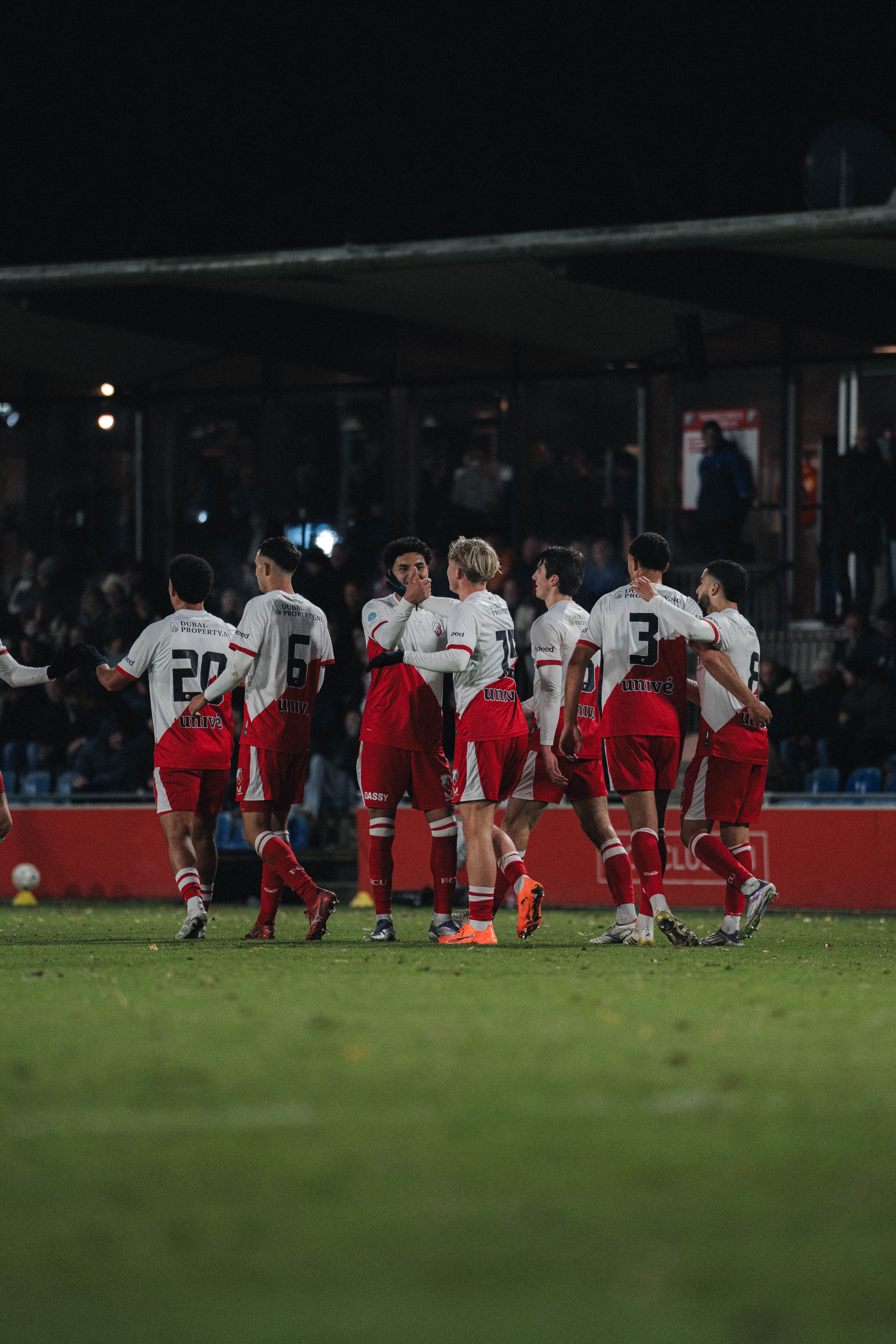 Vermakelijk duel levert beloftenploeg overwinning op