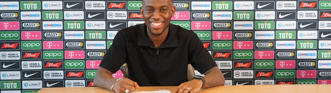 Contract Djevencio van der Kust opengebroken en verlengd