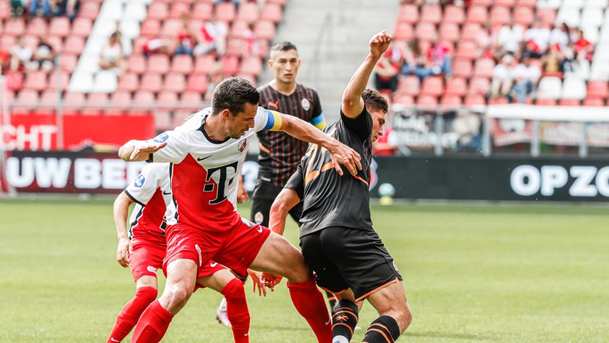 FC Utrecht en Shakhtar Donetsk spelen gelijk in benefietwedstrijd