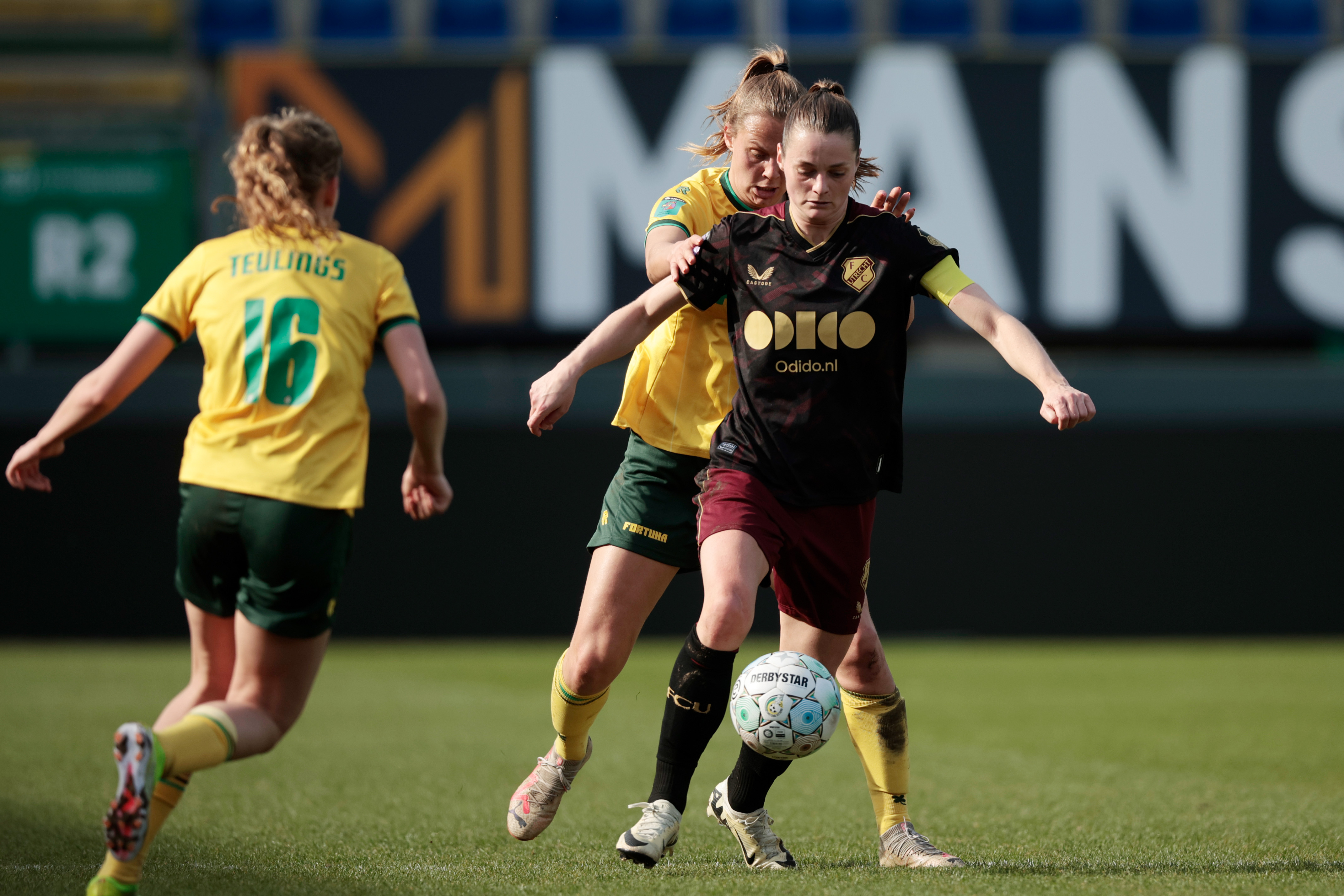 FC Utrecht Vrouwen met vertrouwen naar Limburg