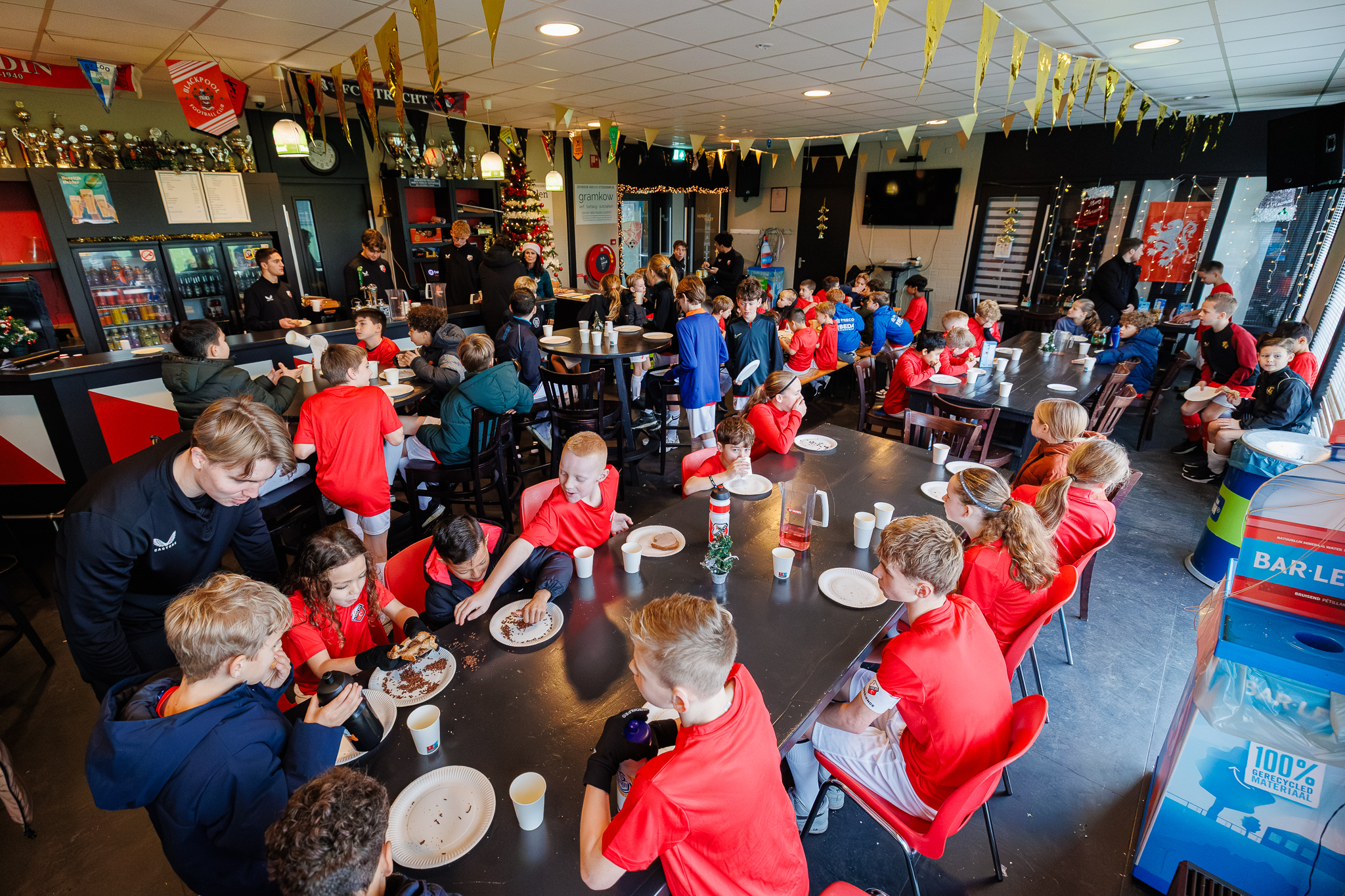 004 251222 124932 Fcuexit4kids 20251222 12 49 32 2048Px