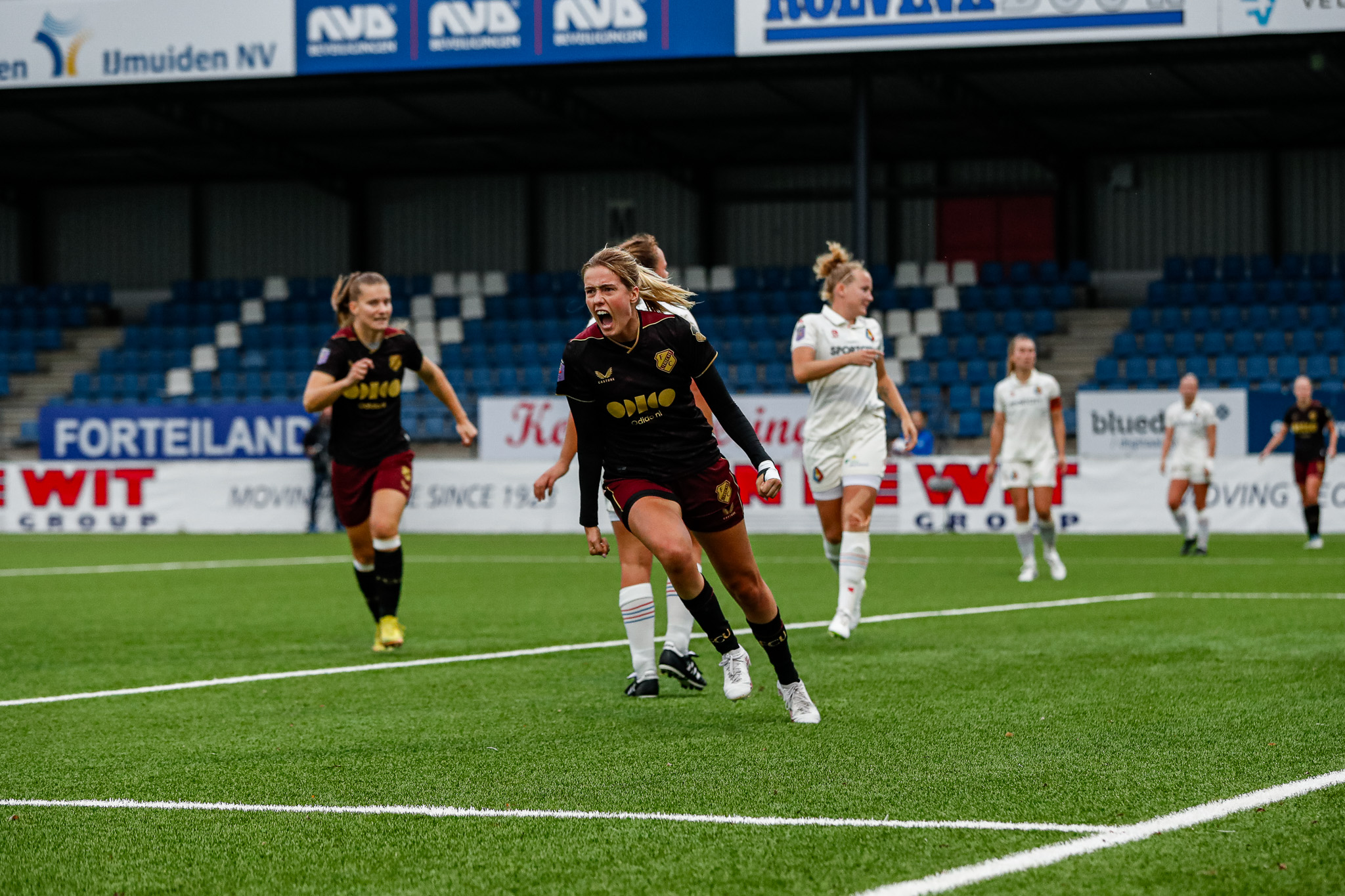 FC Utrecht Vrouwen zet zegereeks voort in Velsen-Zuid