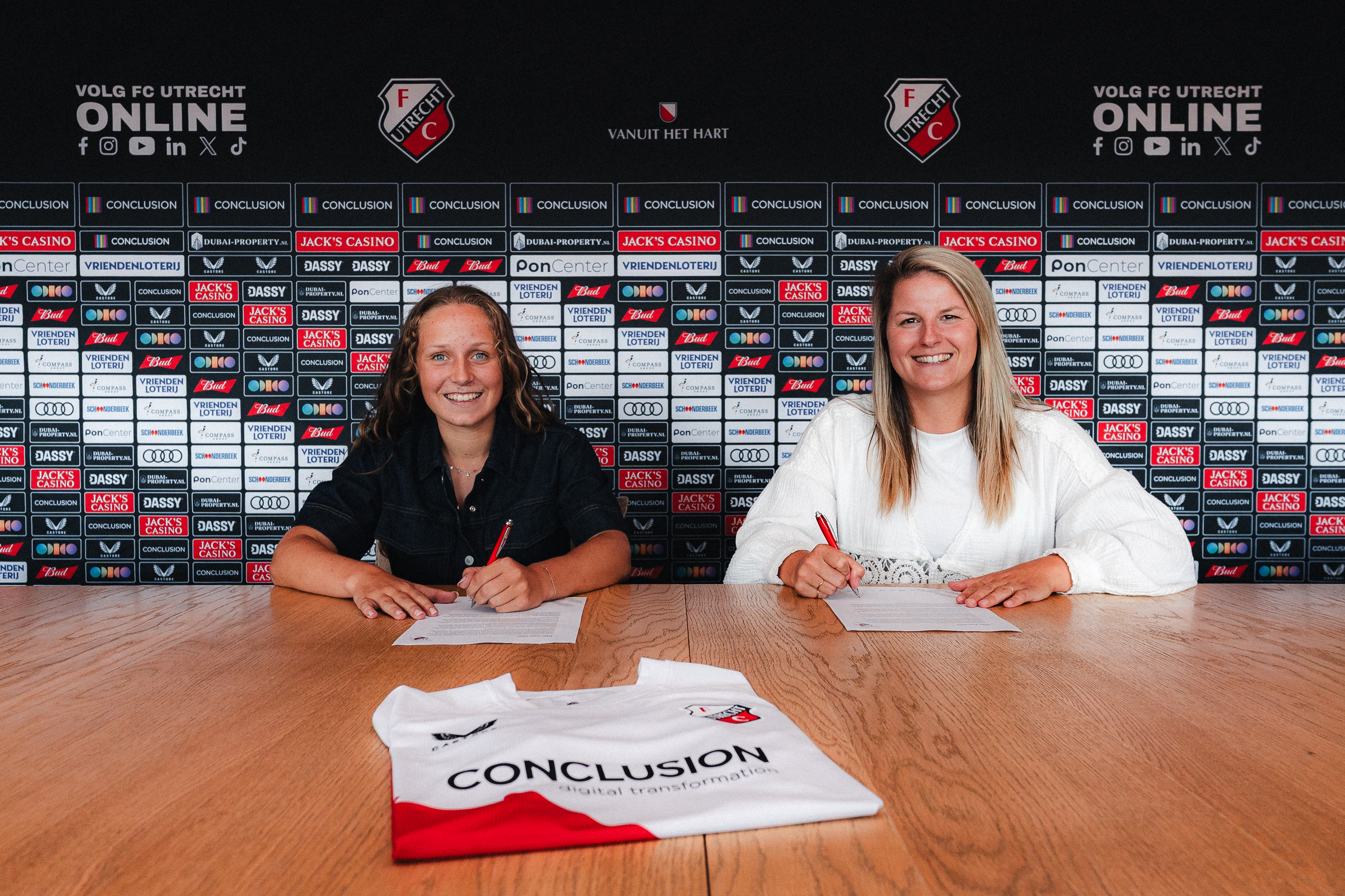 Aline Weerelts tekent eerste profcontract bij FC Utrecht Vrouwen