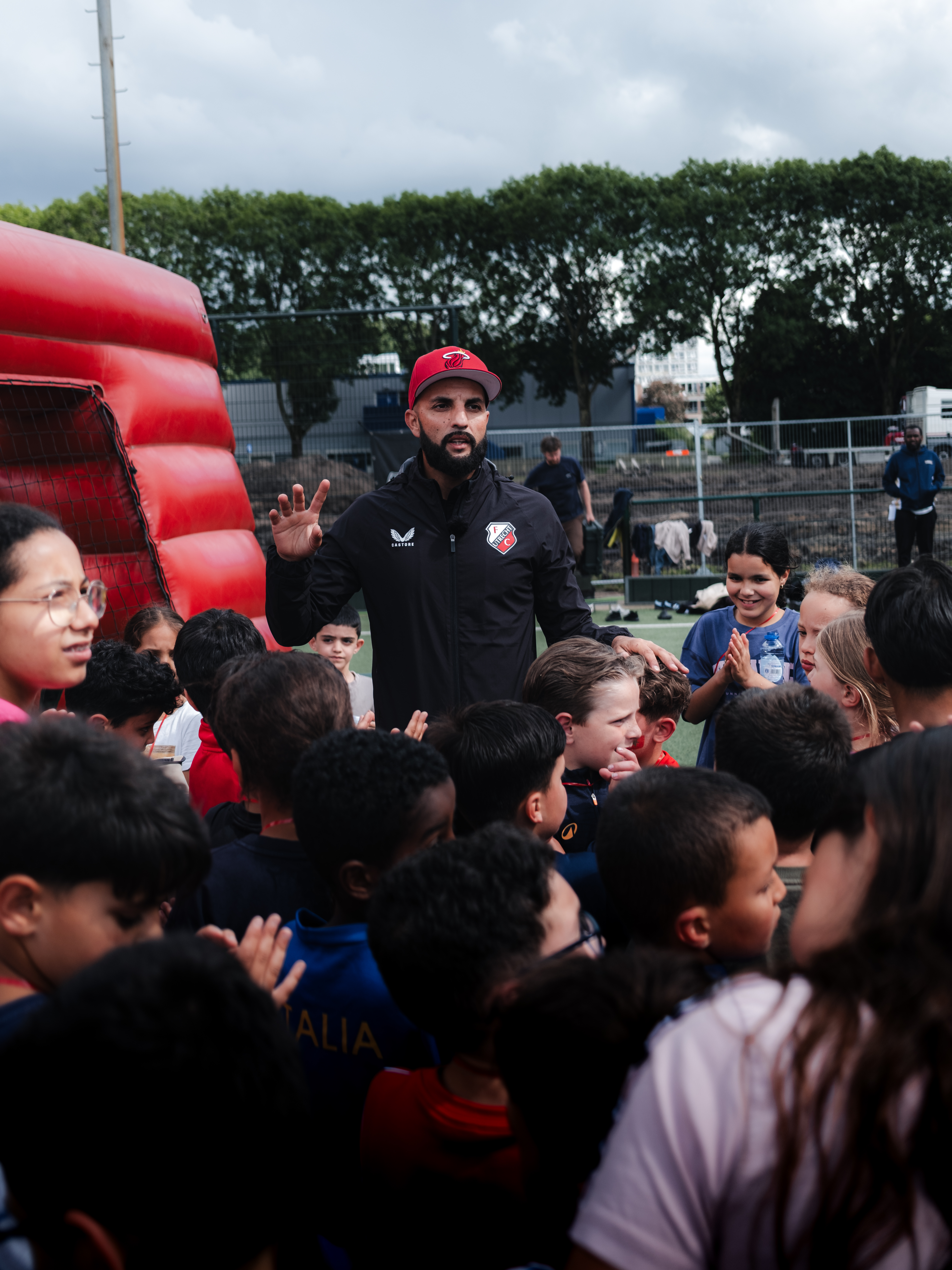 FC Utrecht en Univé brengen kinderen in beweging tijdens landelijke Buitenspeeldag 