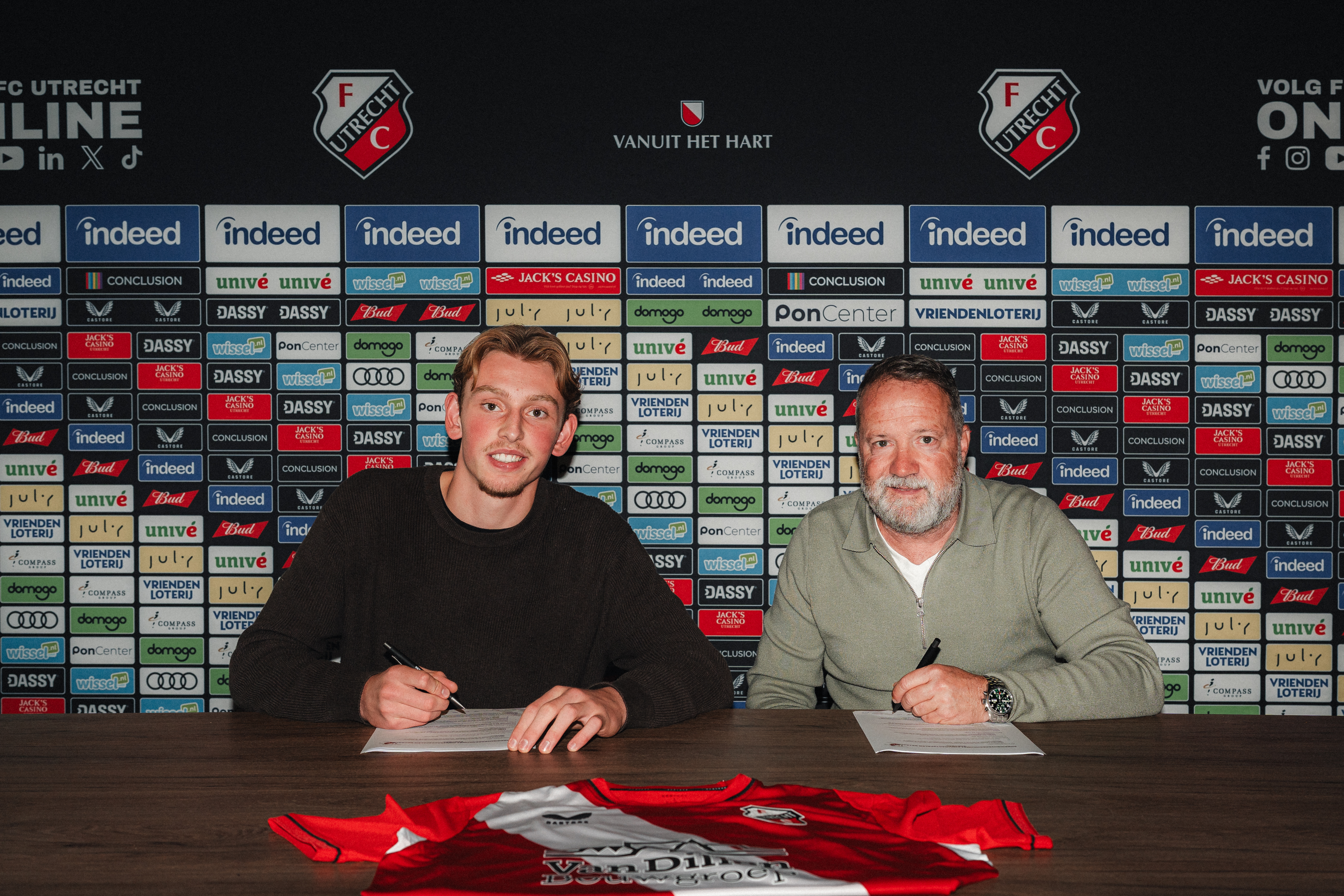 Max Sandee tekent eerste profcontract