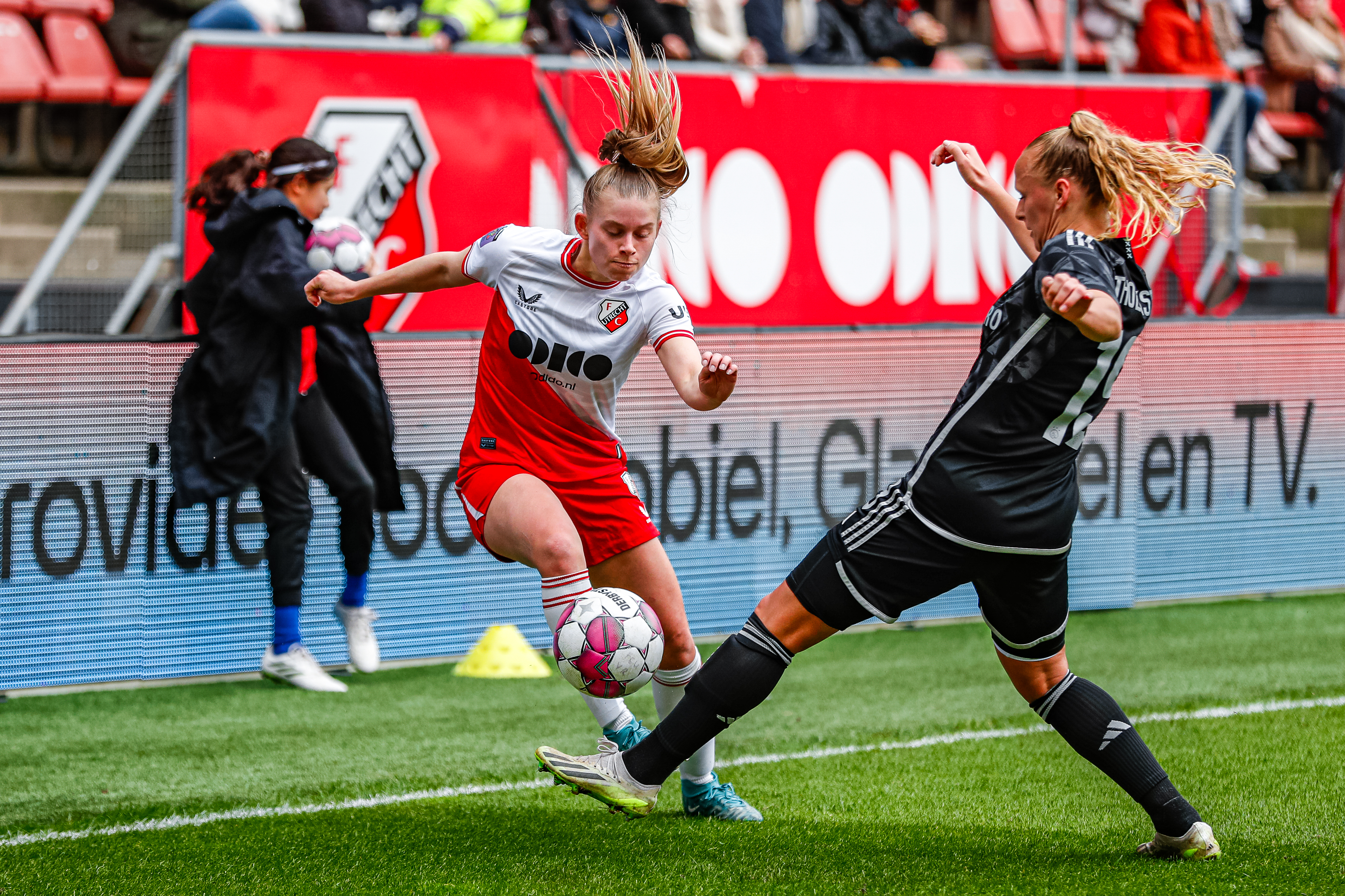 Strijdbaar FC Utrecht Vrouwen verliest in eigen huis van Ajax Vrouwen