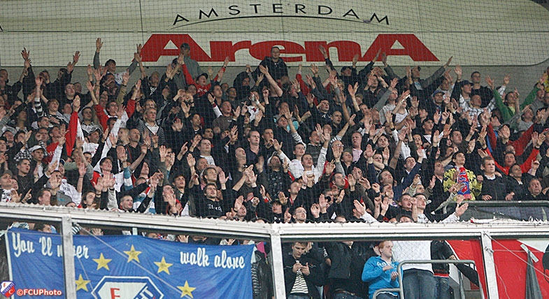 Ajax-uit: Verzamelen bij Stadion Galgenwaard