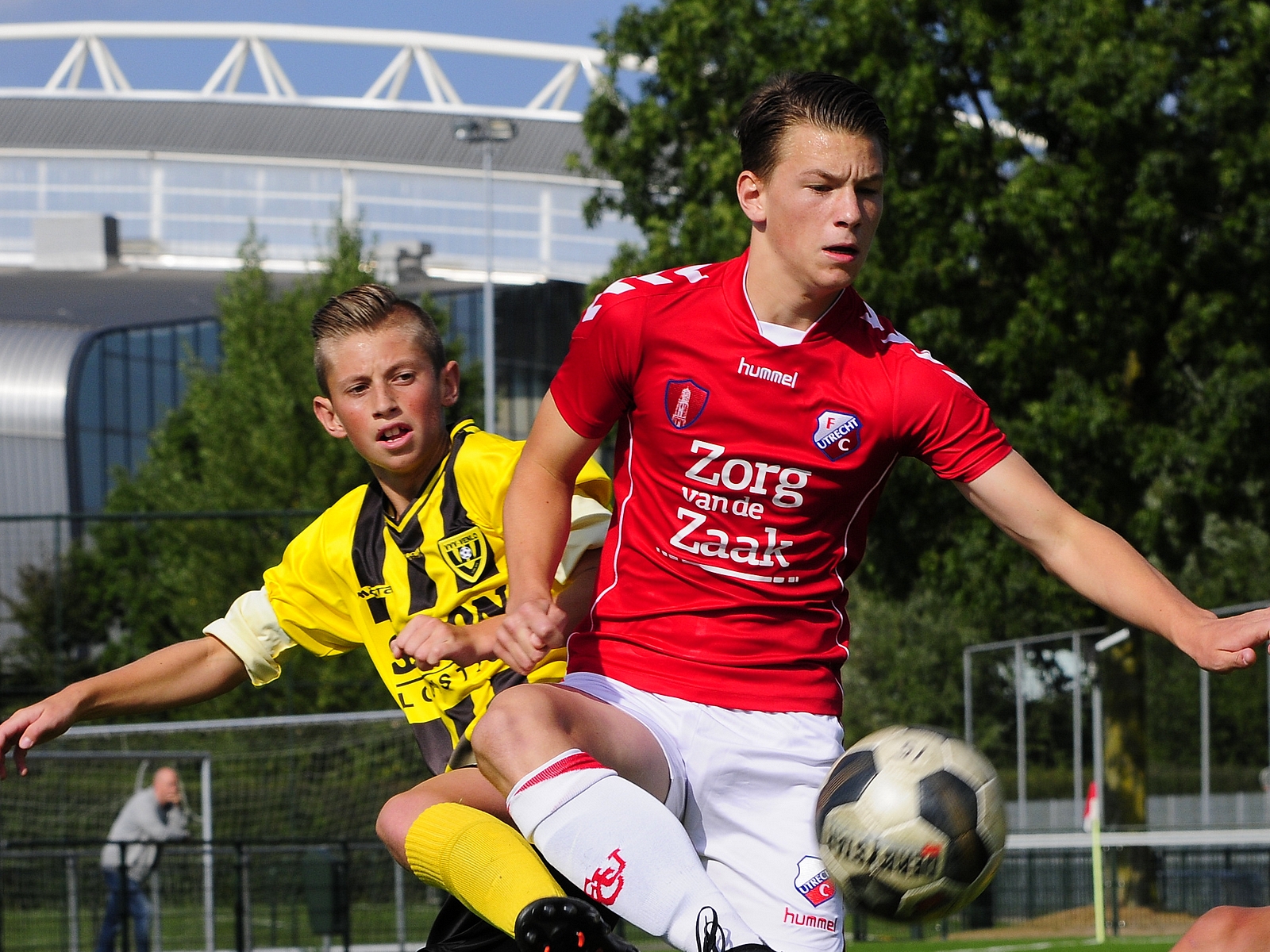 FC Utrecht O15 krijgt loon naar werken