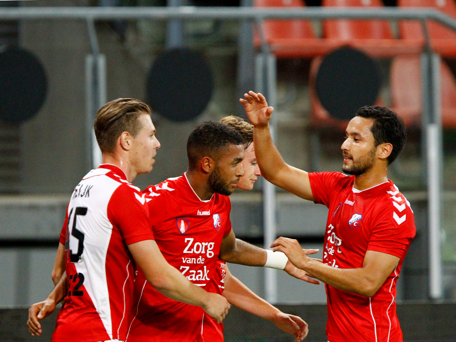 Jong FC Utrecht - Helmond Sport in beeld