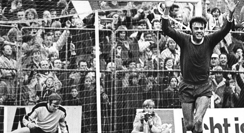 2.100 doelpunten in 1.499 wedstrijden