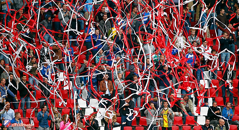 Supportersbussen vertrekken zondag om 12.15 uur