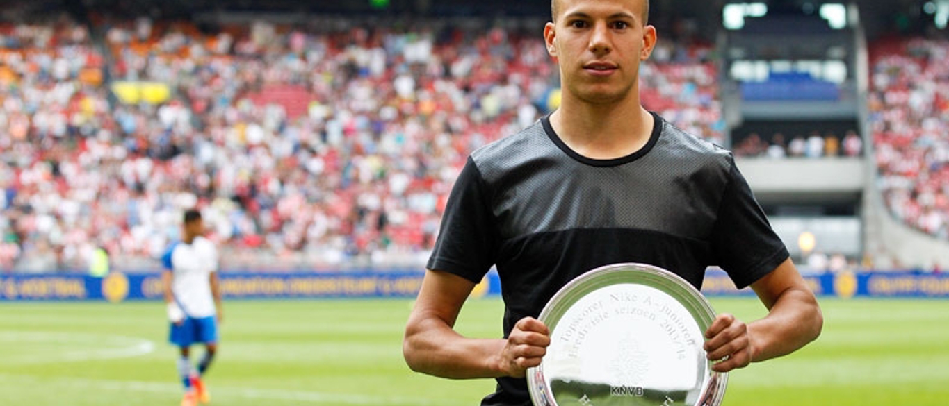 Hamza Boukhari gehuldigd in ArenA